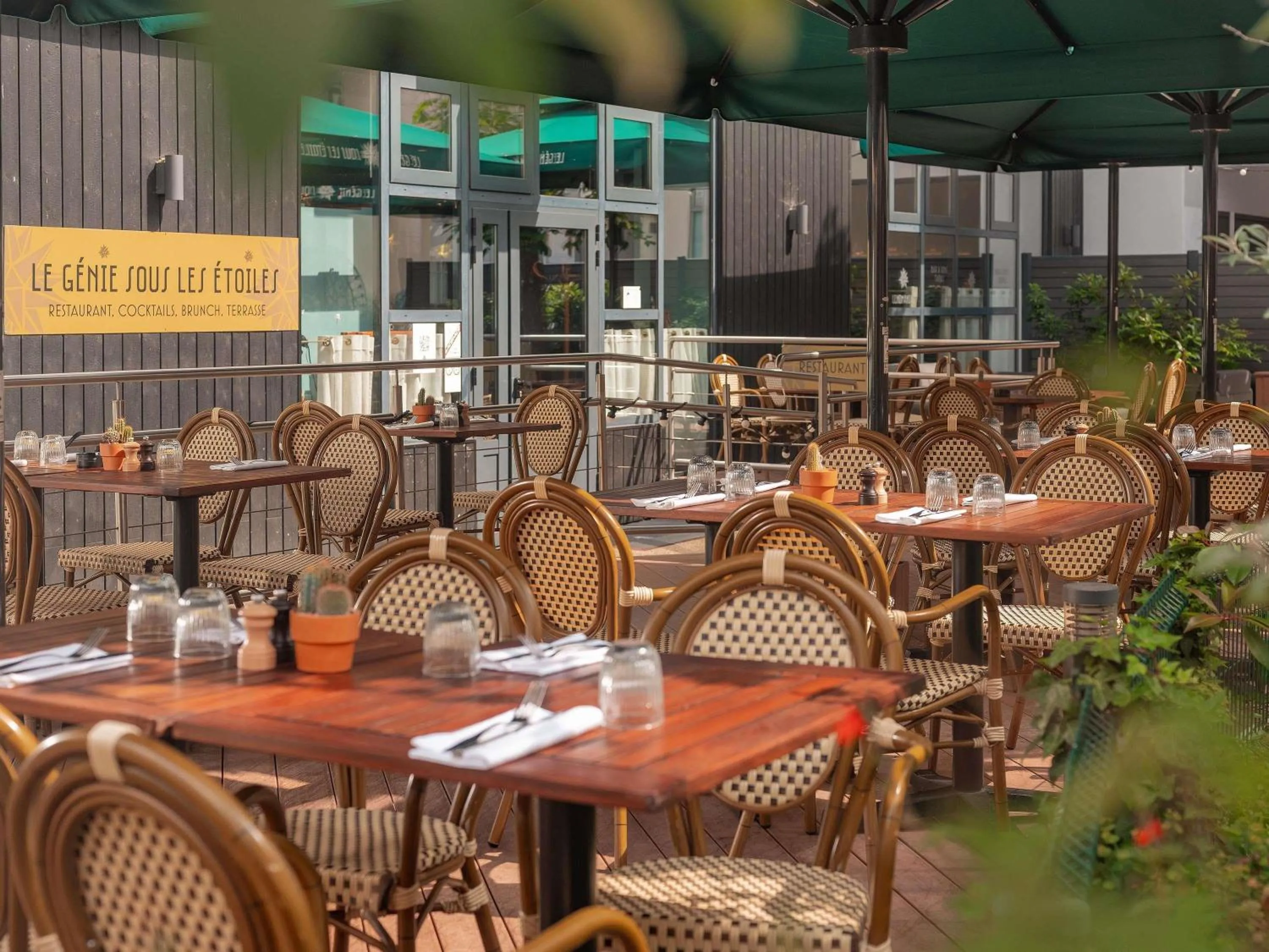 Restaurant/places to eat in ibis Paris Bastille Opera