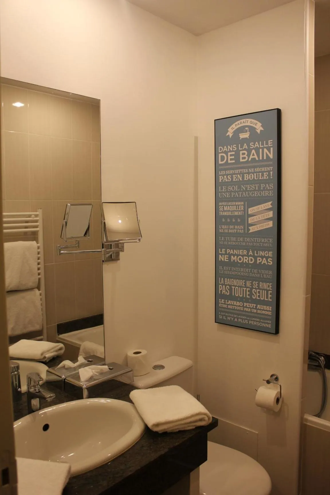 Bathroom in Logis Le Relais de Fusies