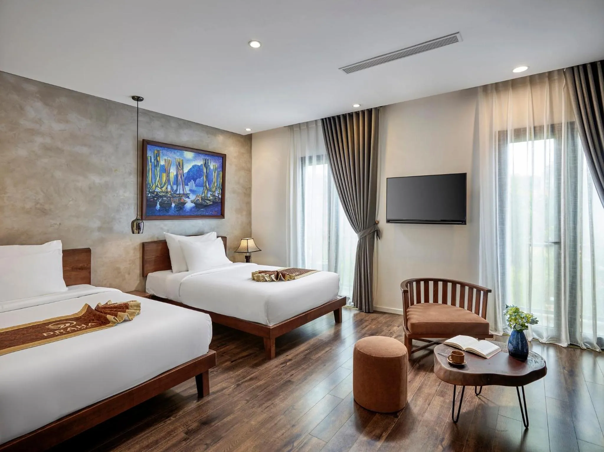 Day, Bed in Draha Halong Hotel - Serenity, Charm and Nature - Preferred by Western Travelers