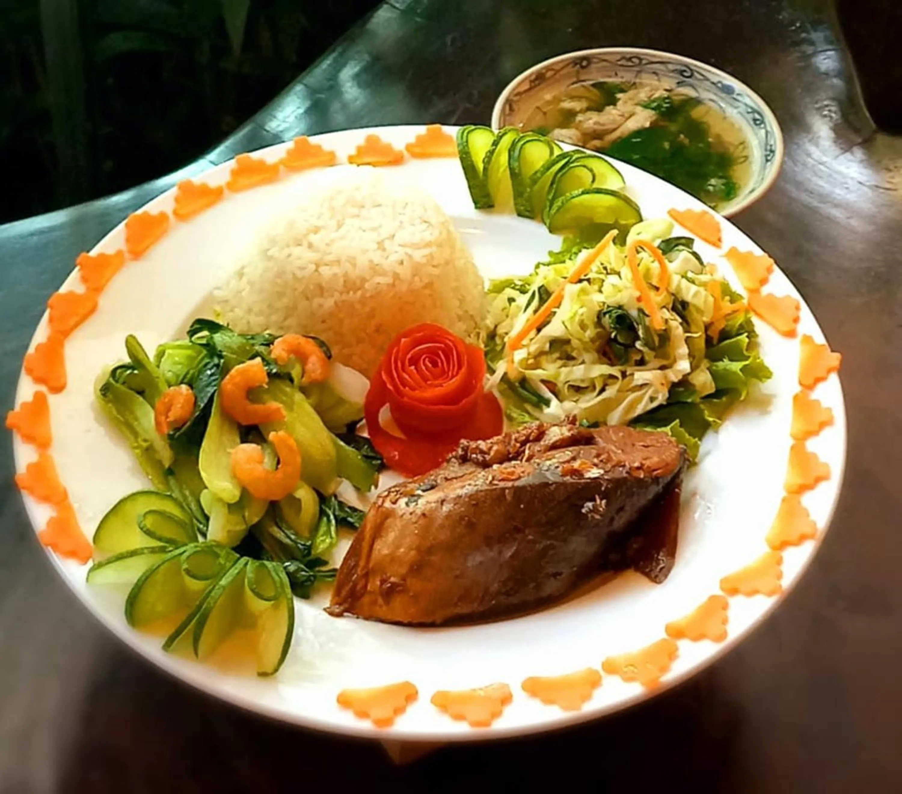 Food and drinks in Draha Halong Hotel - Serenity, Charm and Nature - Preferred by Western Travelers