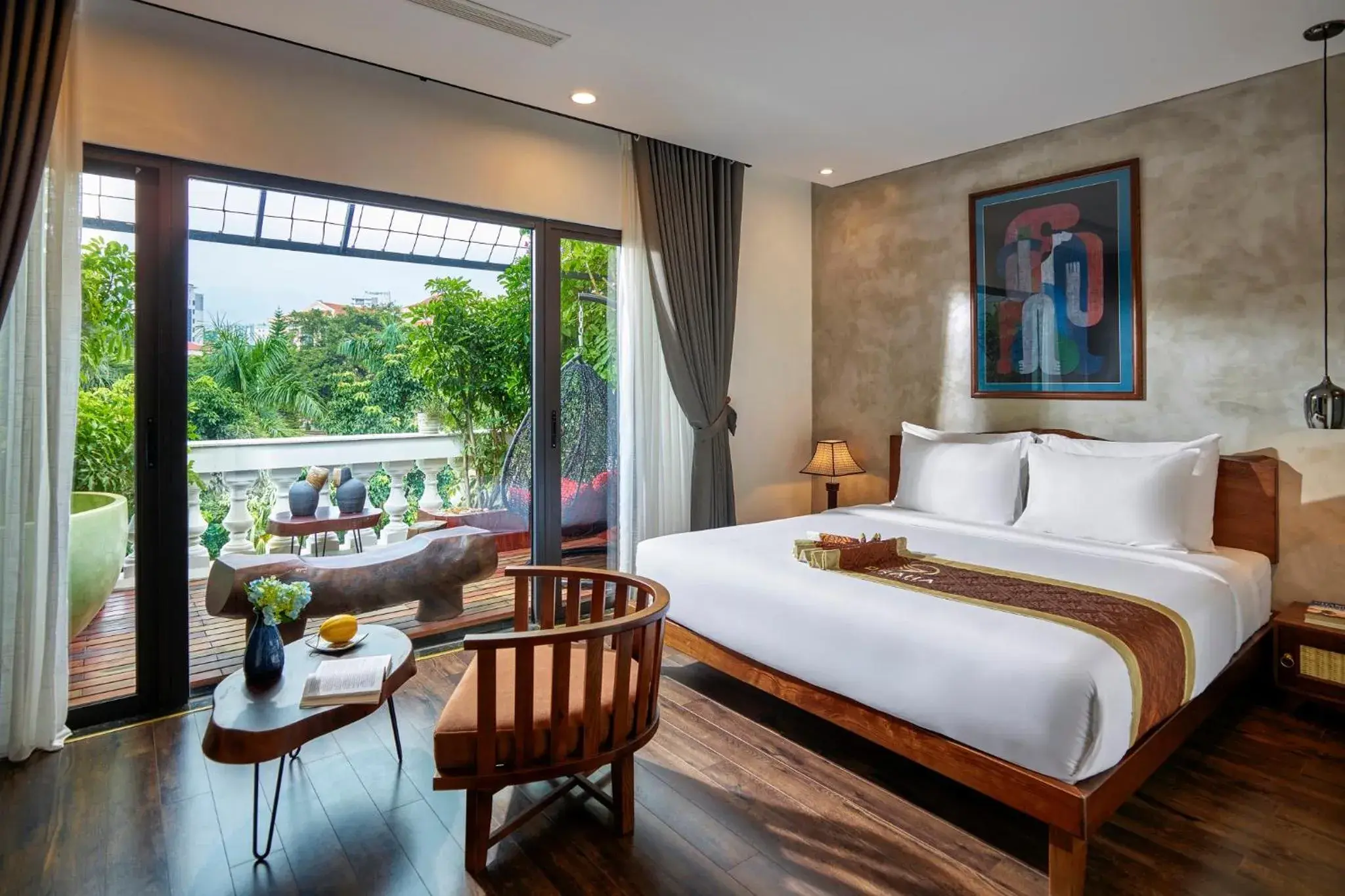 Junior Suite Studio with Bathtub, Balcony & Mountain View in Draha Halong Hotel - Serenity, Charm and Nature - Preferred by Western Travelers Junior Suite Studio with Bathtub, Balcony & Mountain View in Draha Halong Hotel - Serenity, Charm and Nature - Preferred by Western Travelers