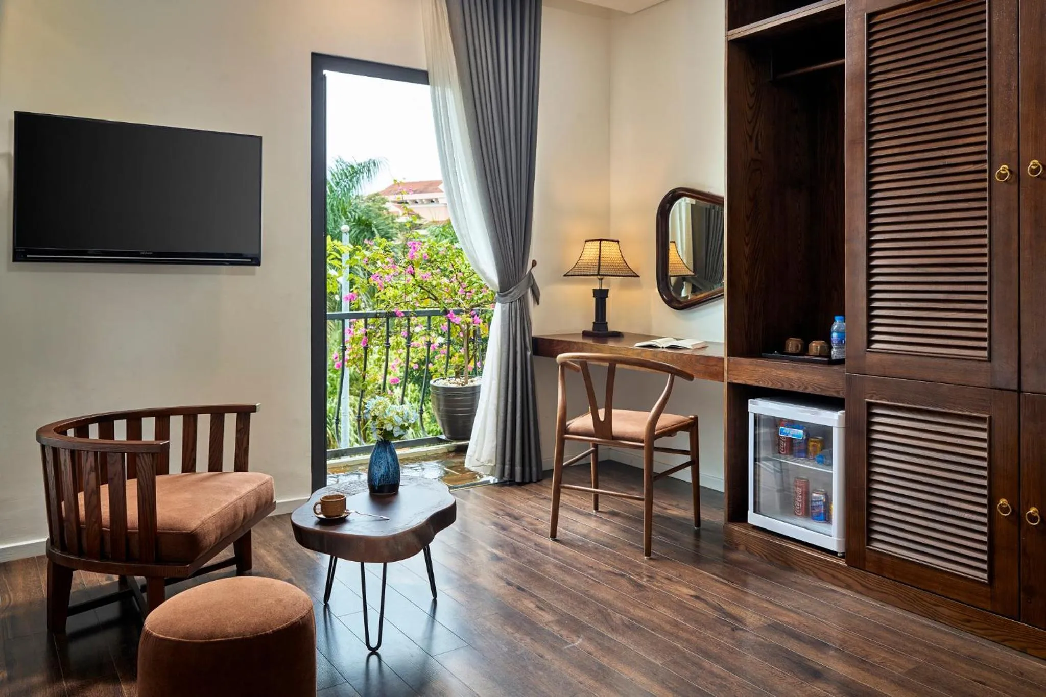 TV and multimedia in Draha Halong Hotel - Serenity, Charm and Nature - Preferred by Western Travelers