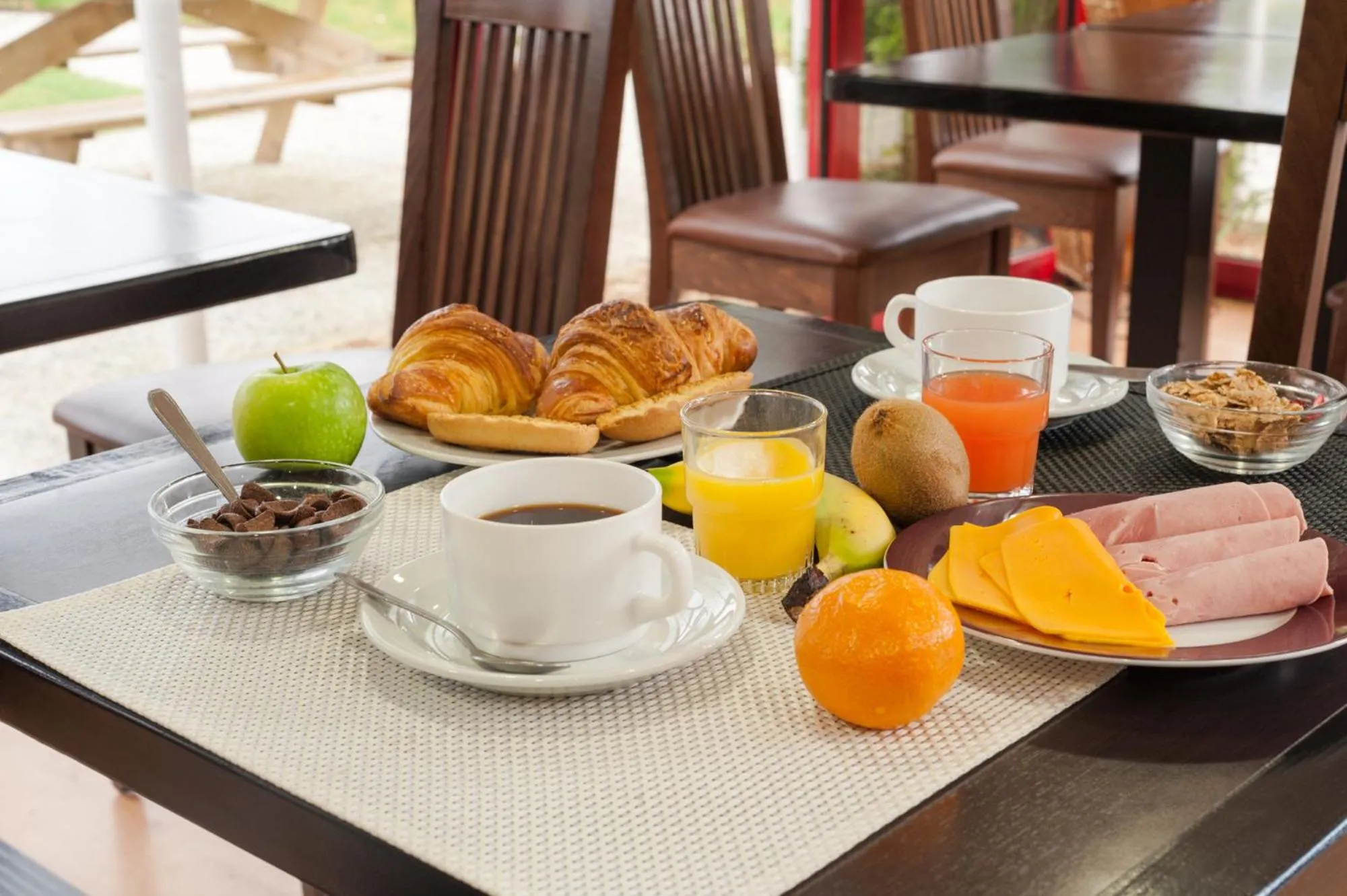 Food and drinks in The Originals City, Hôtel Éden, Rouen Nord