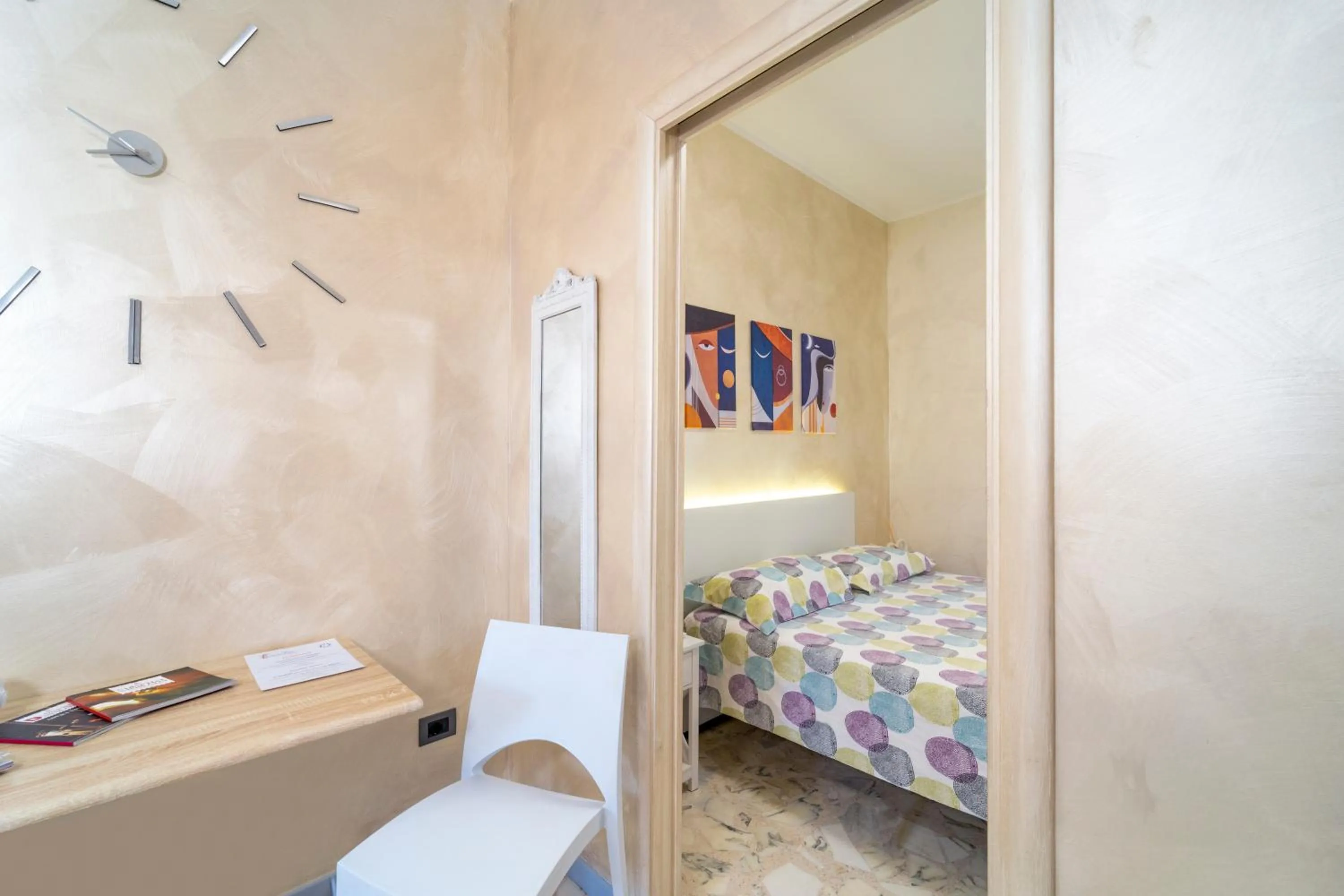 Seating area, Bed in B&B Eraclio