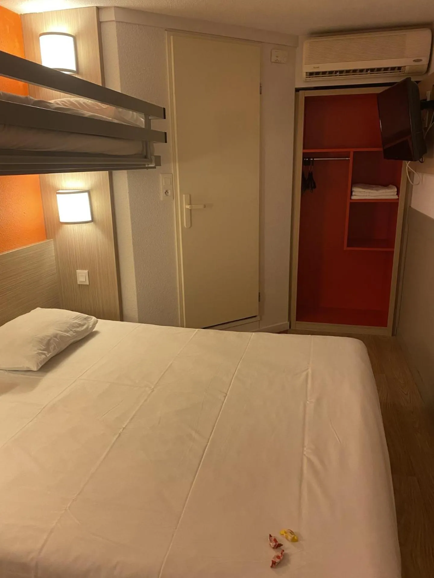 Bed in Premiere Classe Angoulême La Couronne
