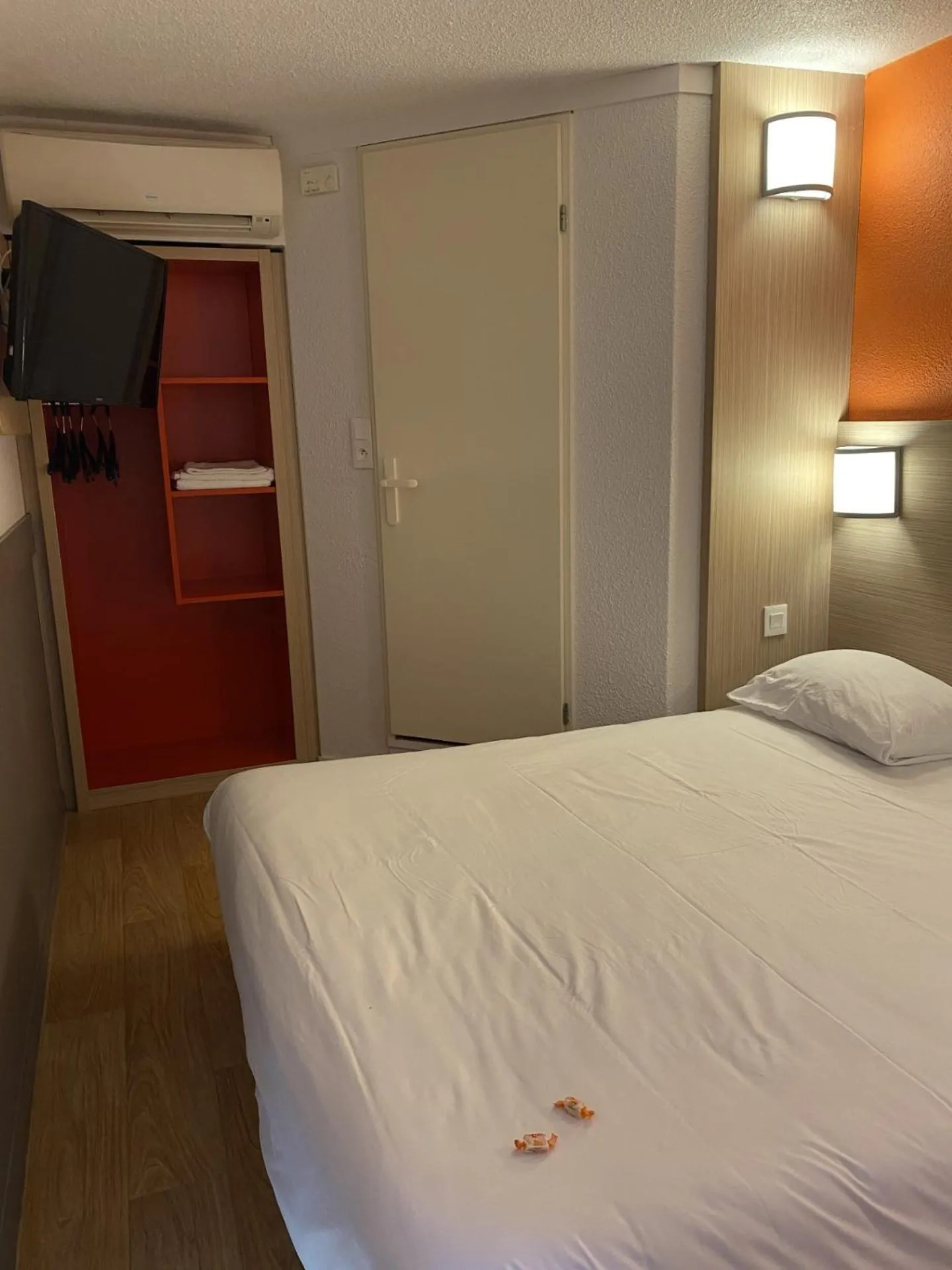 Bed in Premiere Classe Angoulême La Couronne