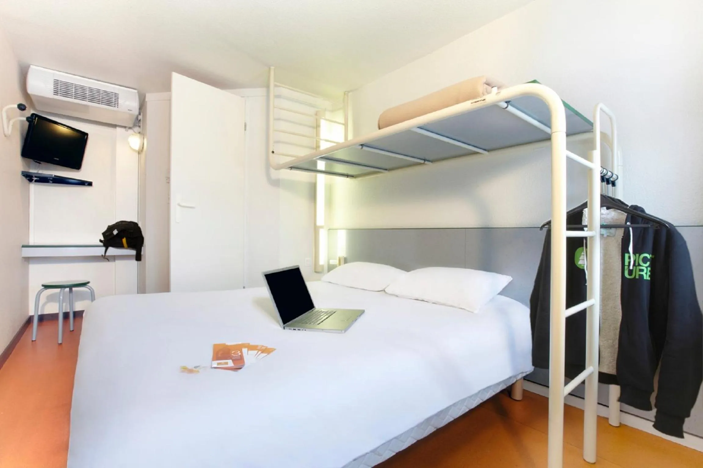 Bed in Première Classe Boulogne sur Mer