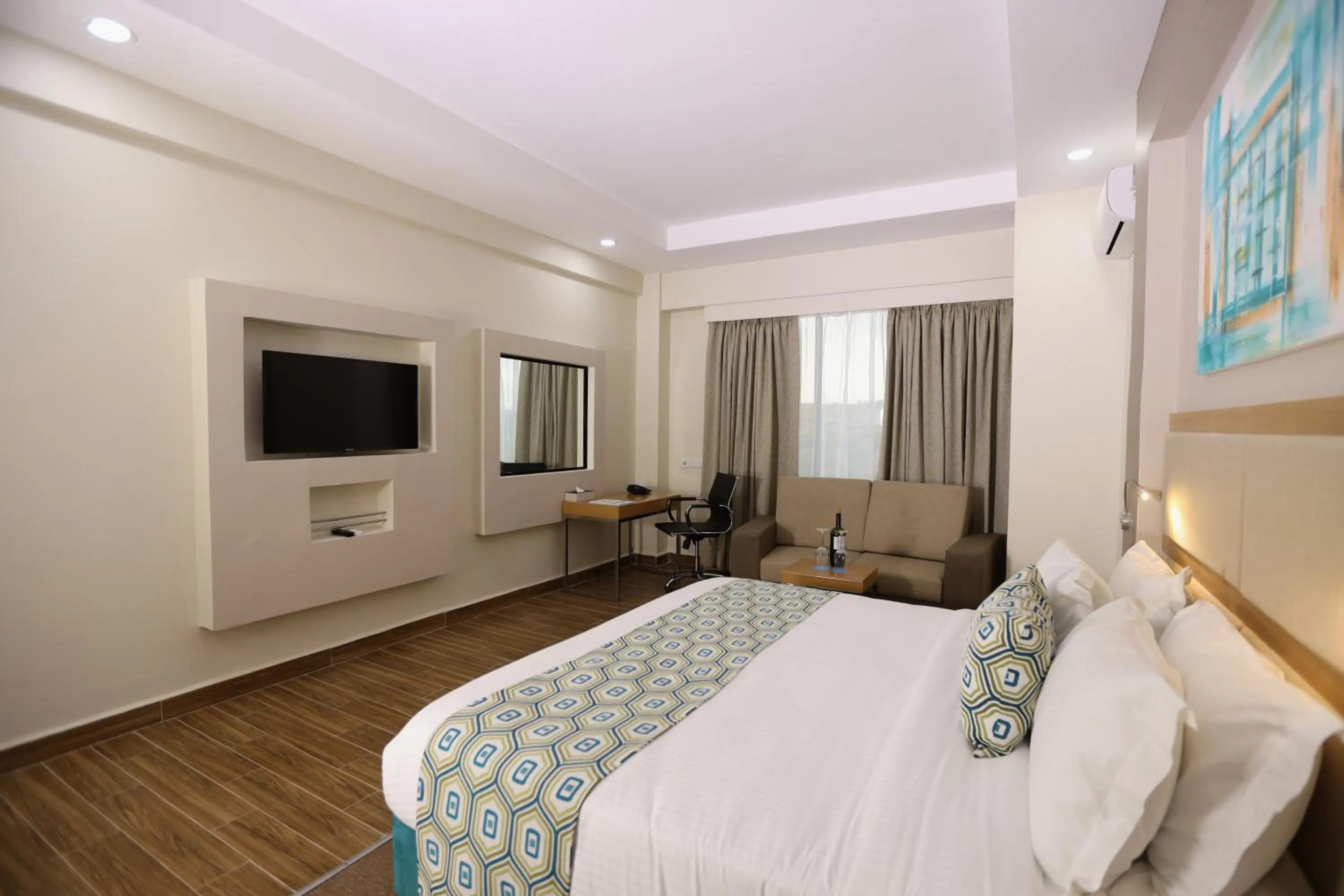 Photo of the whole room, Bed in PrideInn Plaza Nairobi Airport