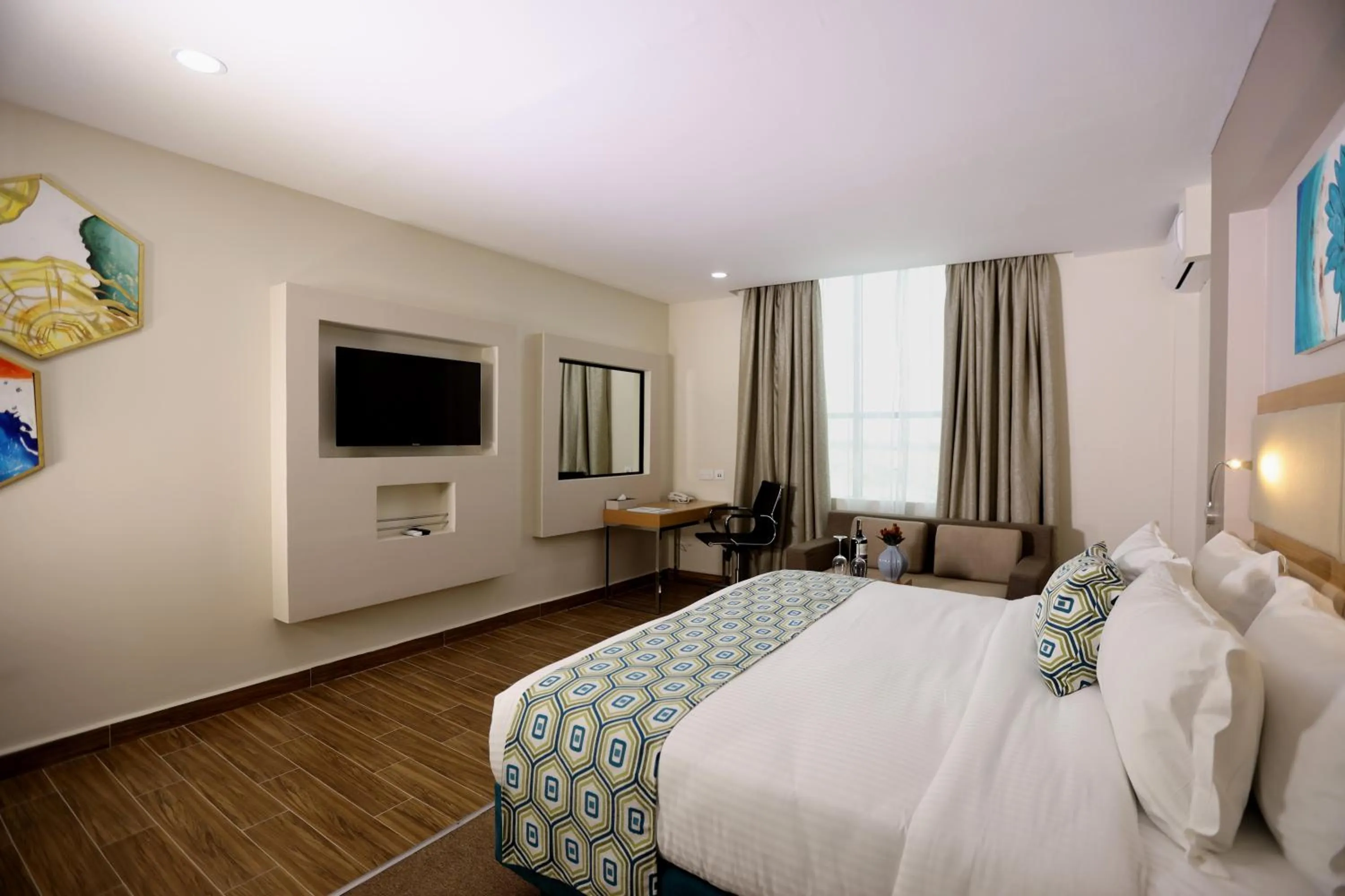 Photo of the whole room, Bed in PrideInn Plaza Nairobi Airport