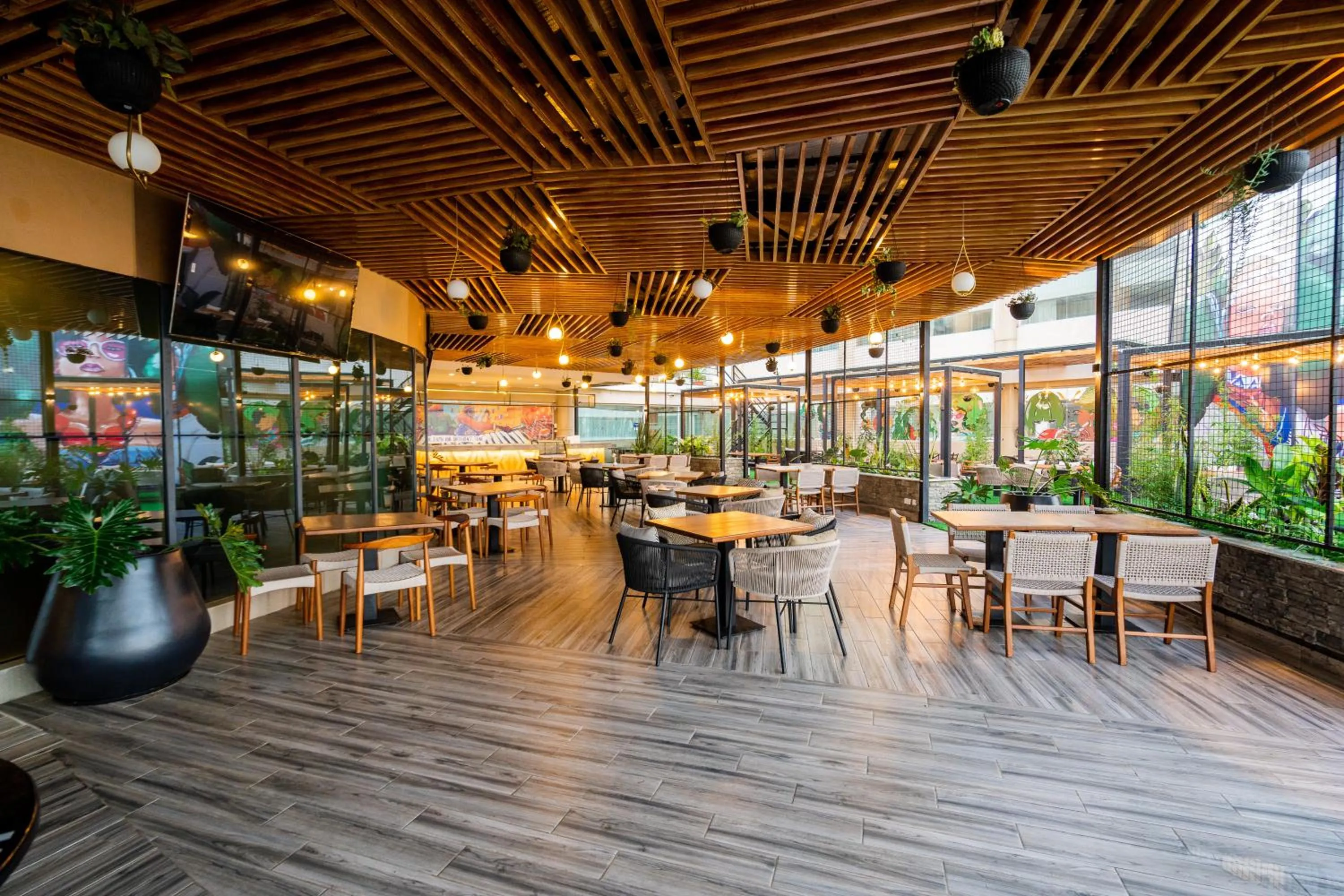 Restaurant/places to eat in PrideInn Plaza Nairobi Airport