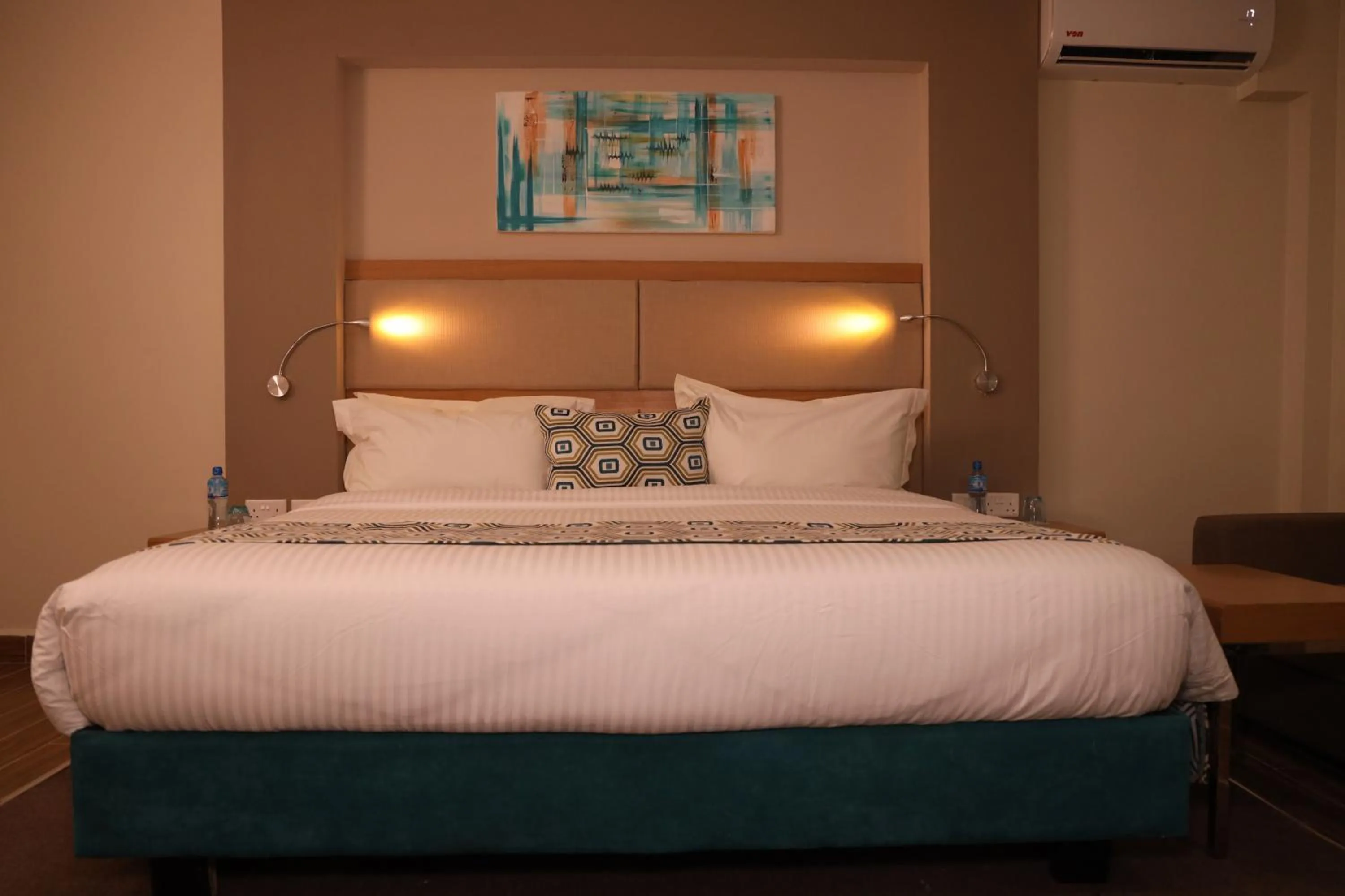 Bed in PrideInn Plaza Nairobi Airport