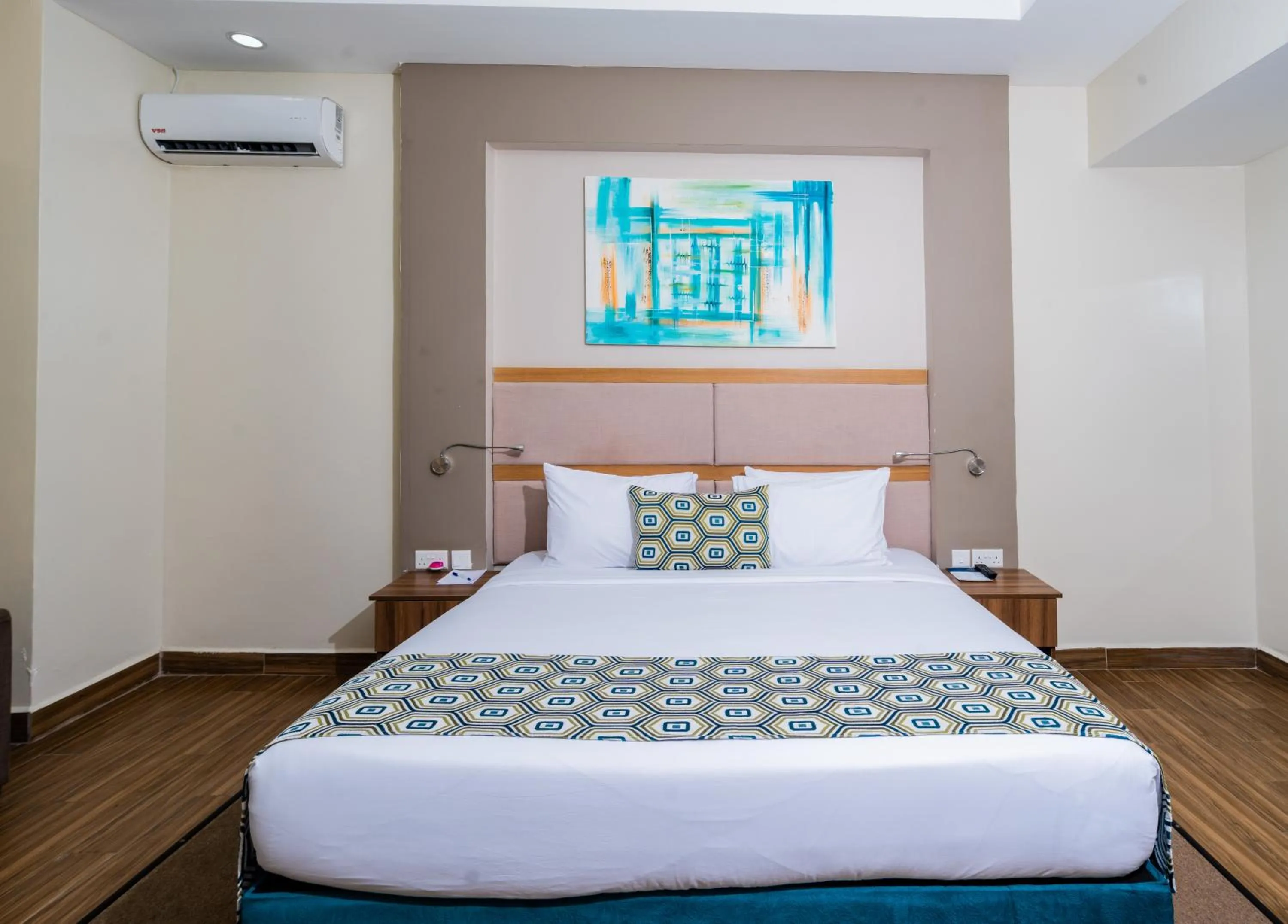 Bed in PrideInn Plaza Nairobi Airport