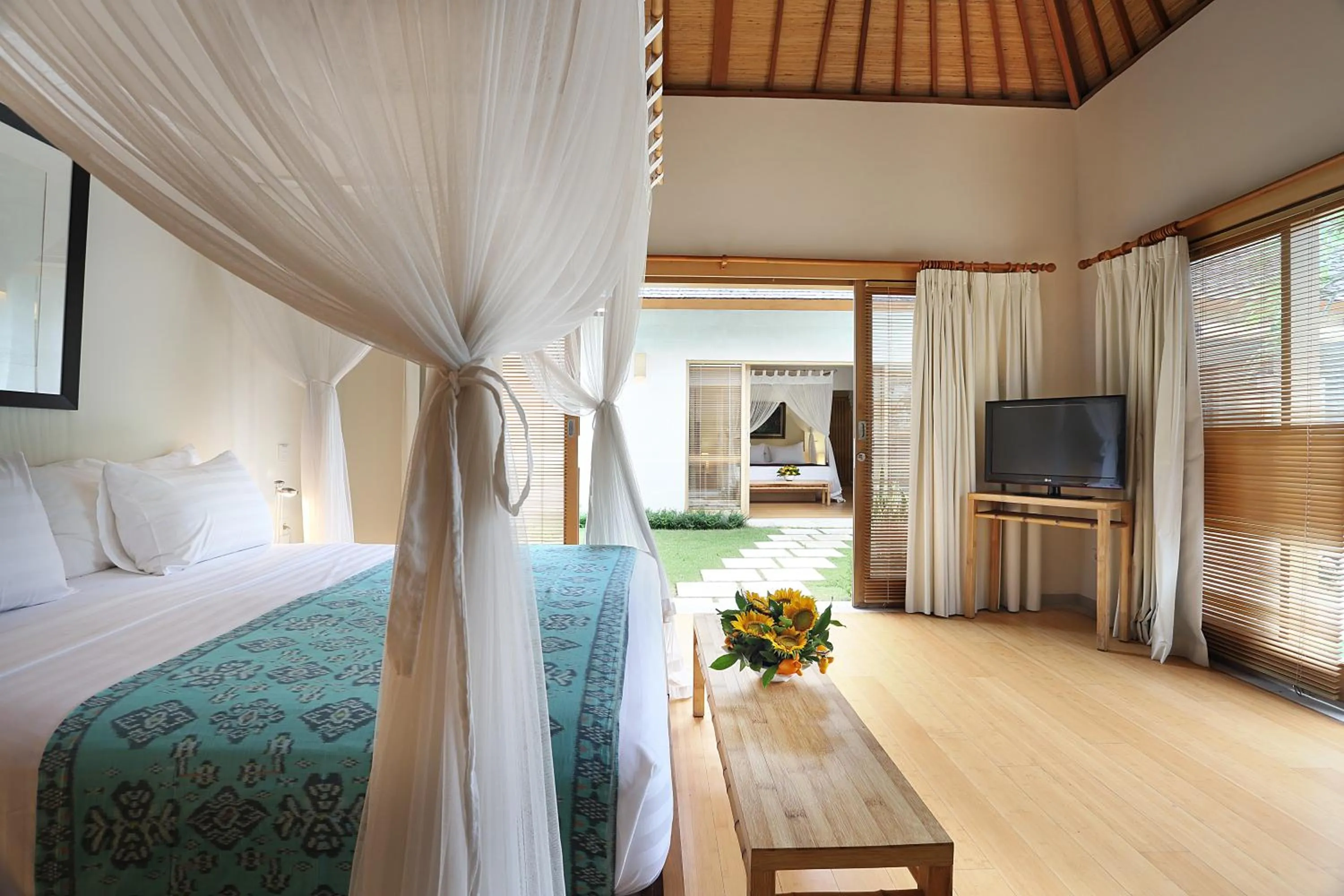 Bedroom, Bed in Villa Bali Asri Batubelig