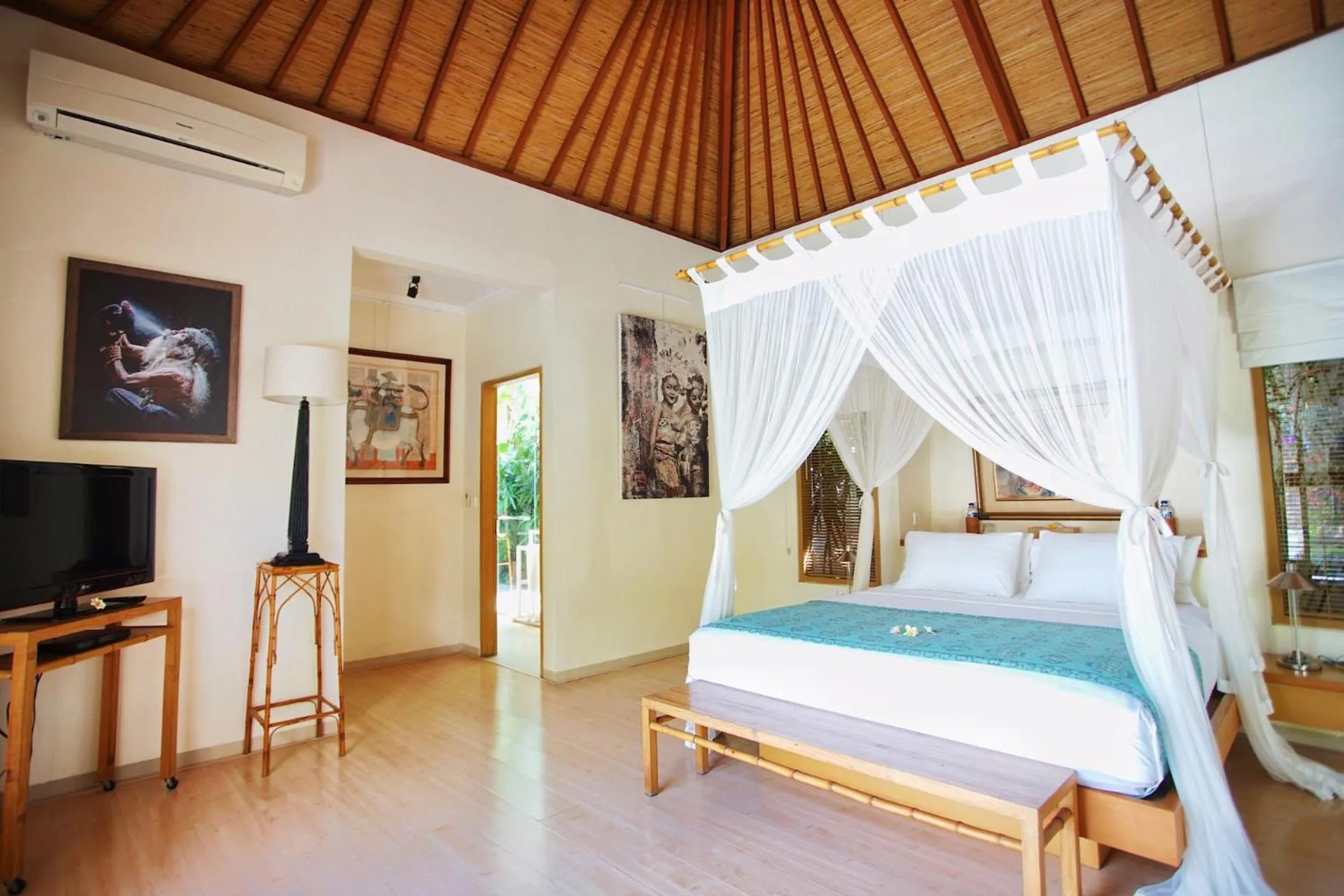 Bedroom, Bed in Villa Bali Asri Batubelig