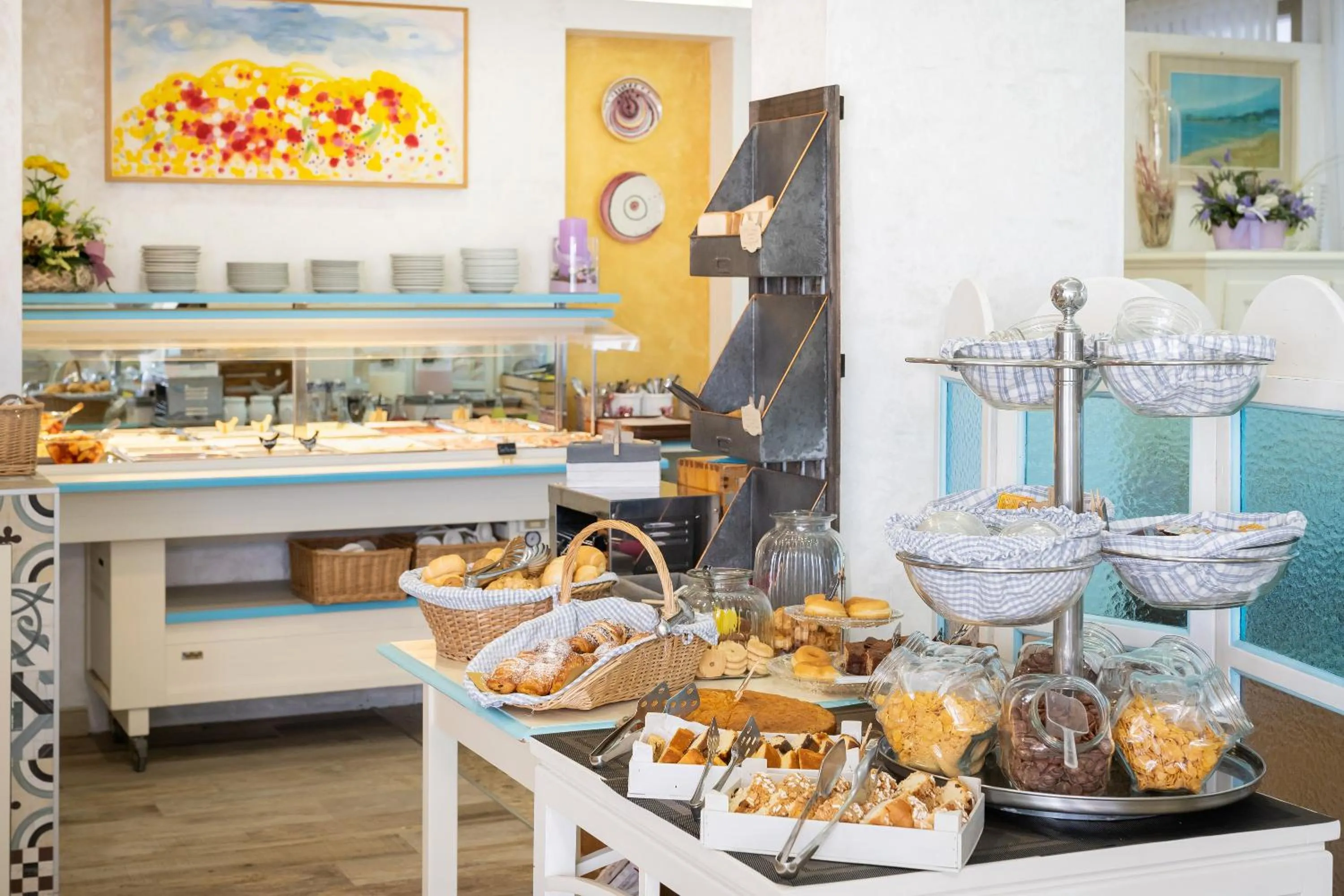 Food and drinks in Hotel Tizian Beach