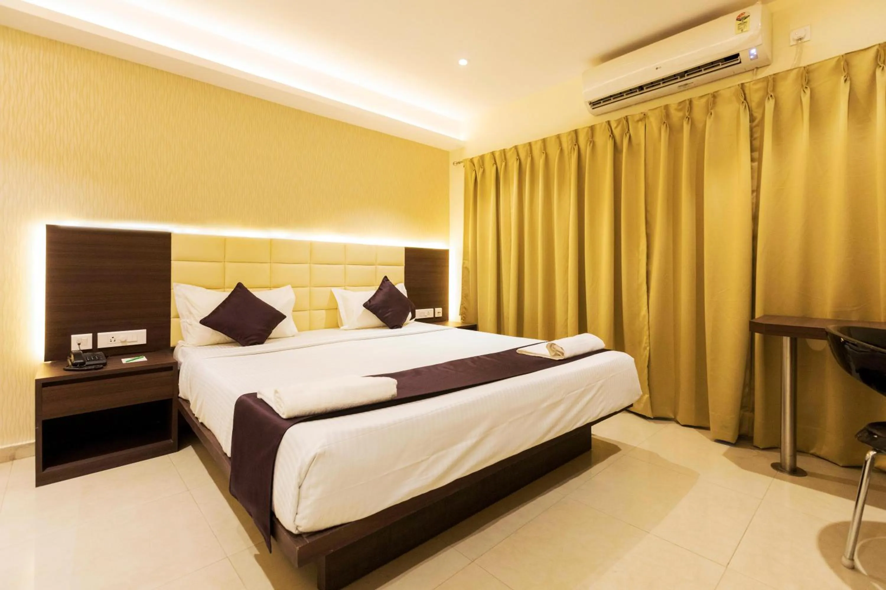 Bedroom, Bed in LYNQ-CICO