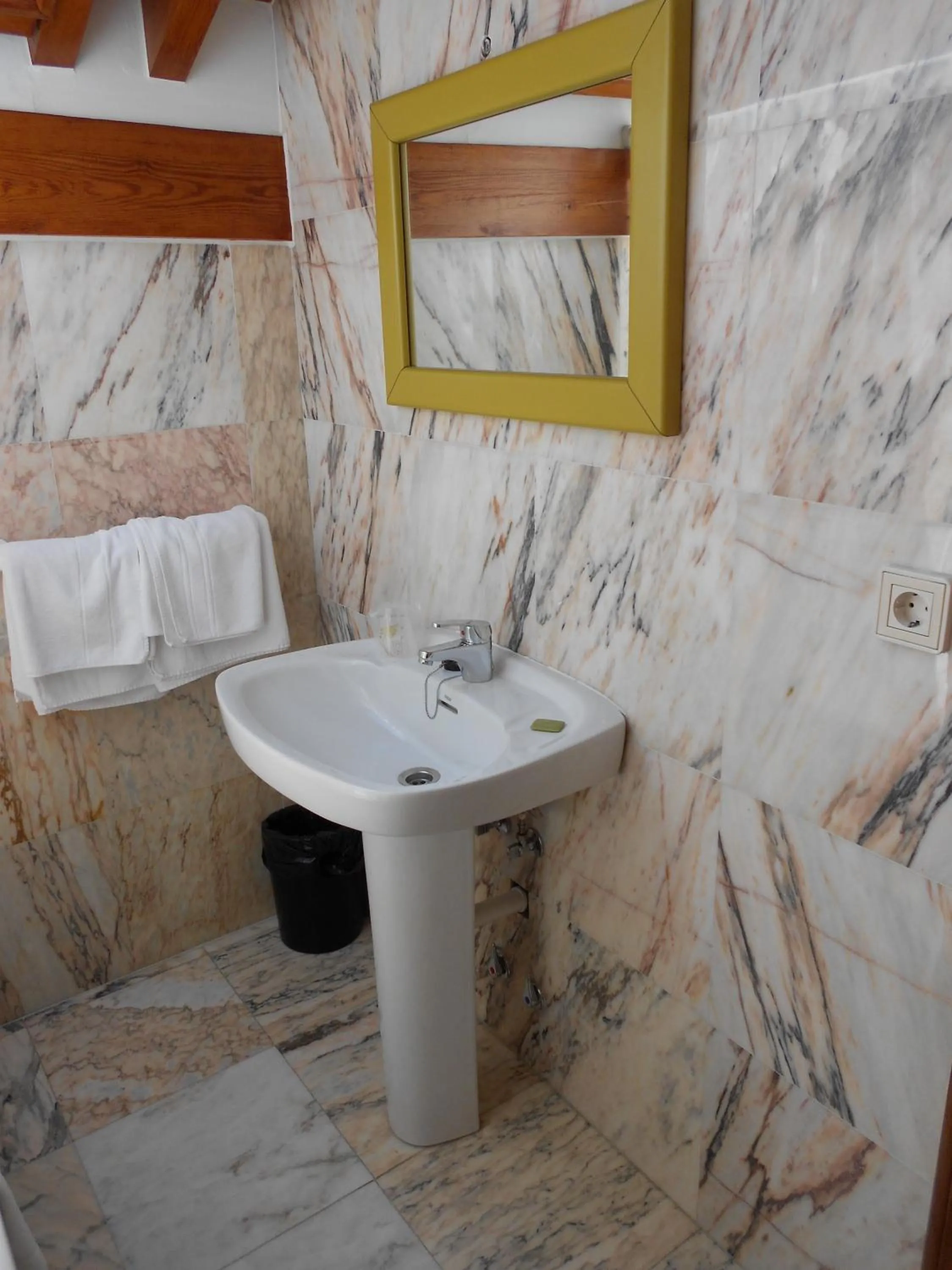 Bathroom in Hotel Narcea