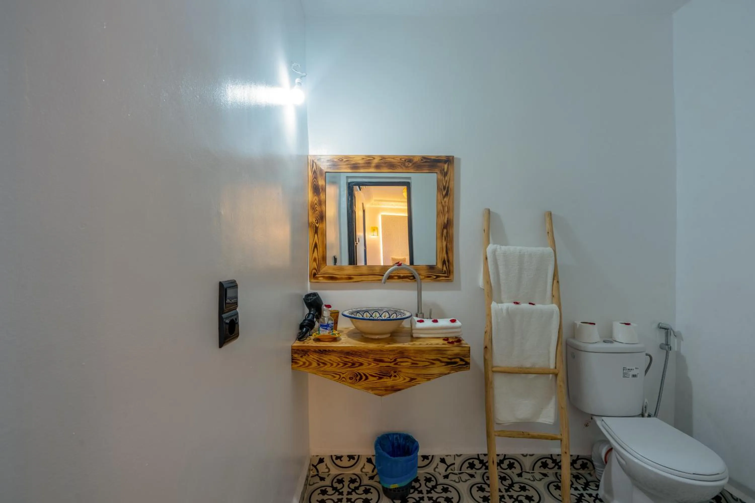 Shower in Riad des remparts Marrakech