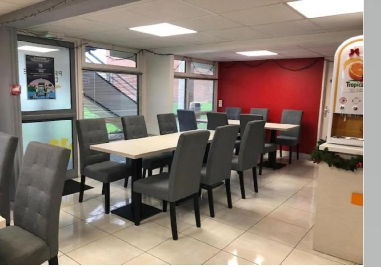 Restaurant/places to eat in Premiere Classe Cambrai Proville