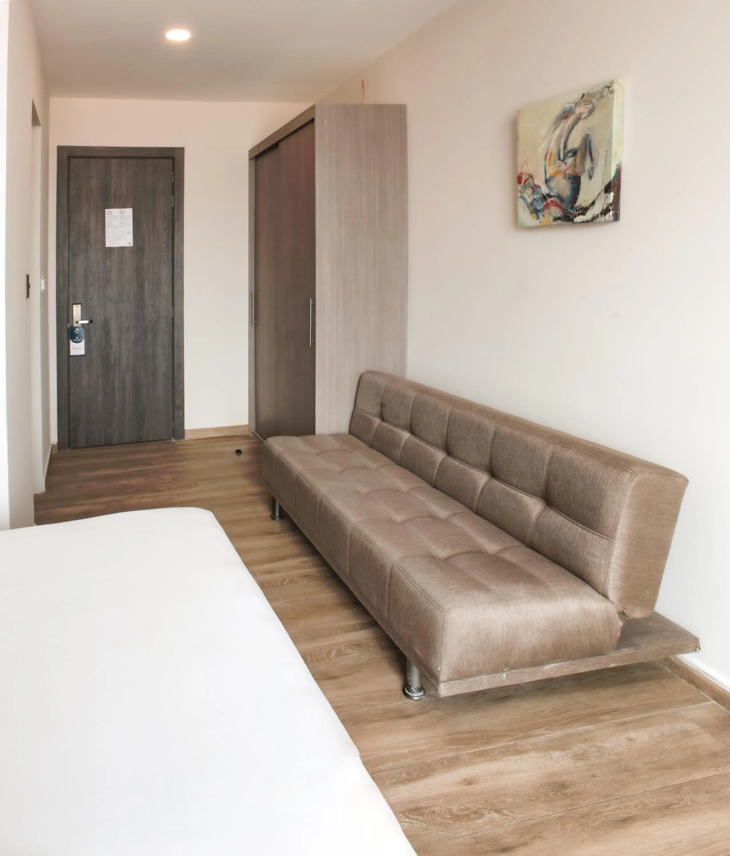 Photo of the whole room in REEC Machala by Oro Verde Hotels