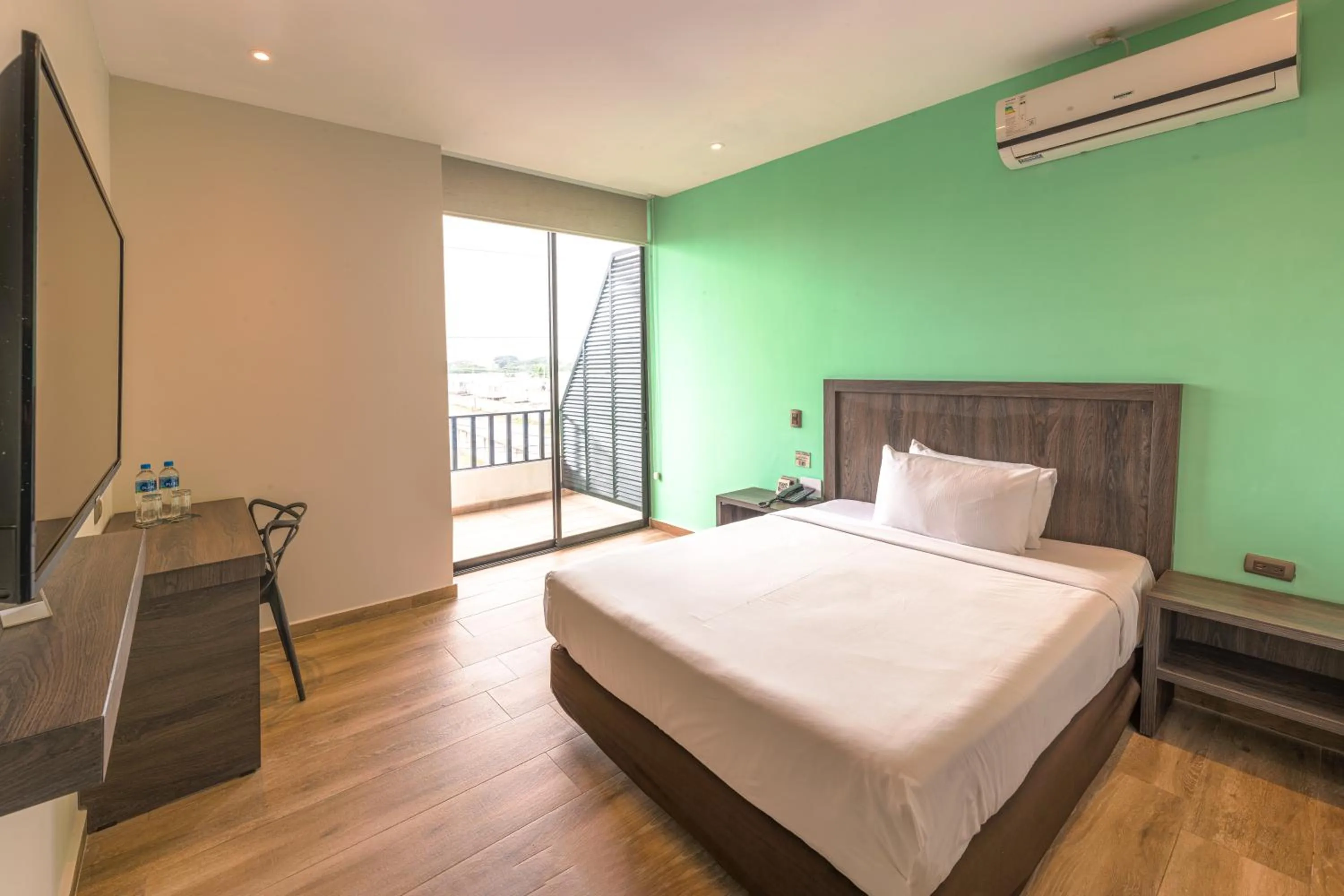 Photo of the whole room, Bed in REEC Machala by Oro Verde Hotels