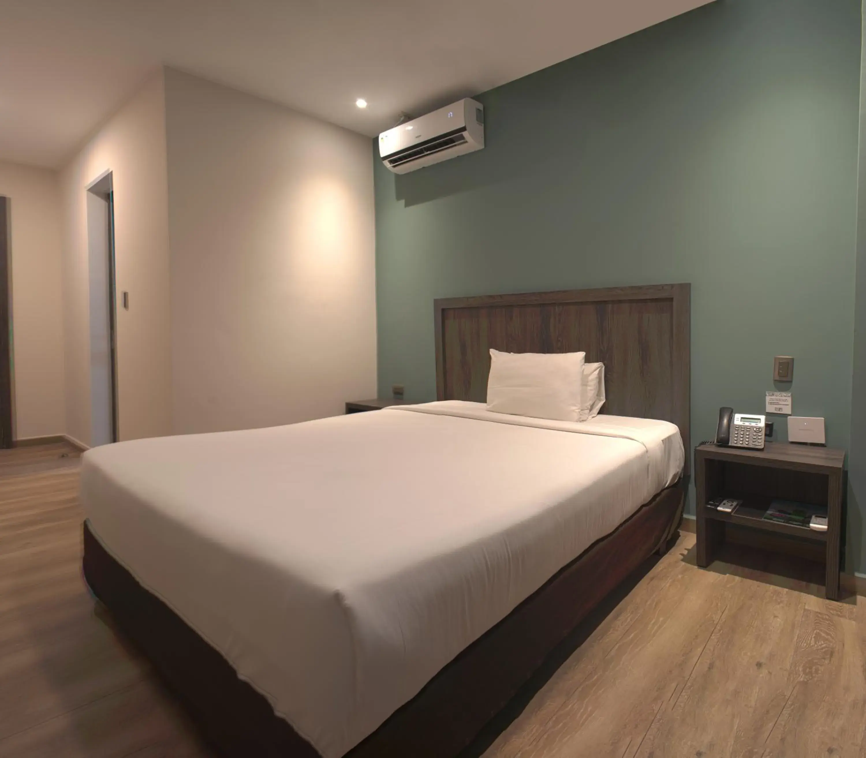 Deluxe Queen Room in REEC Machala by Oro Verde Hotels Deluxe Queen Room in REEC Machala by Oro Verde Hotels