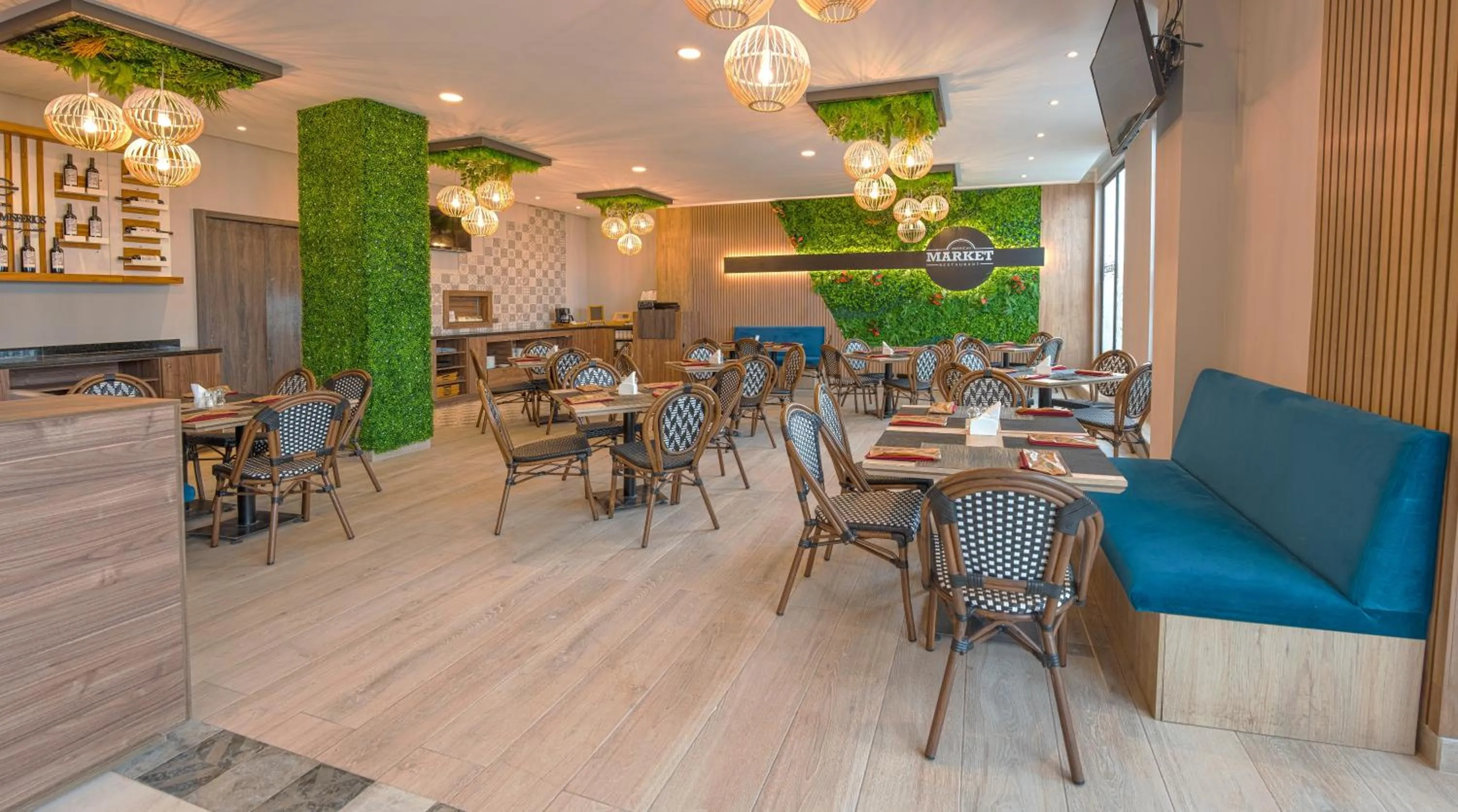 Restaurant/places to eat in REEC Machala by Oro Verde Hotels