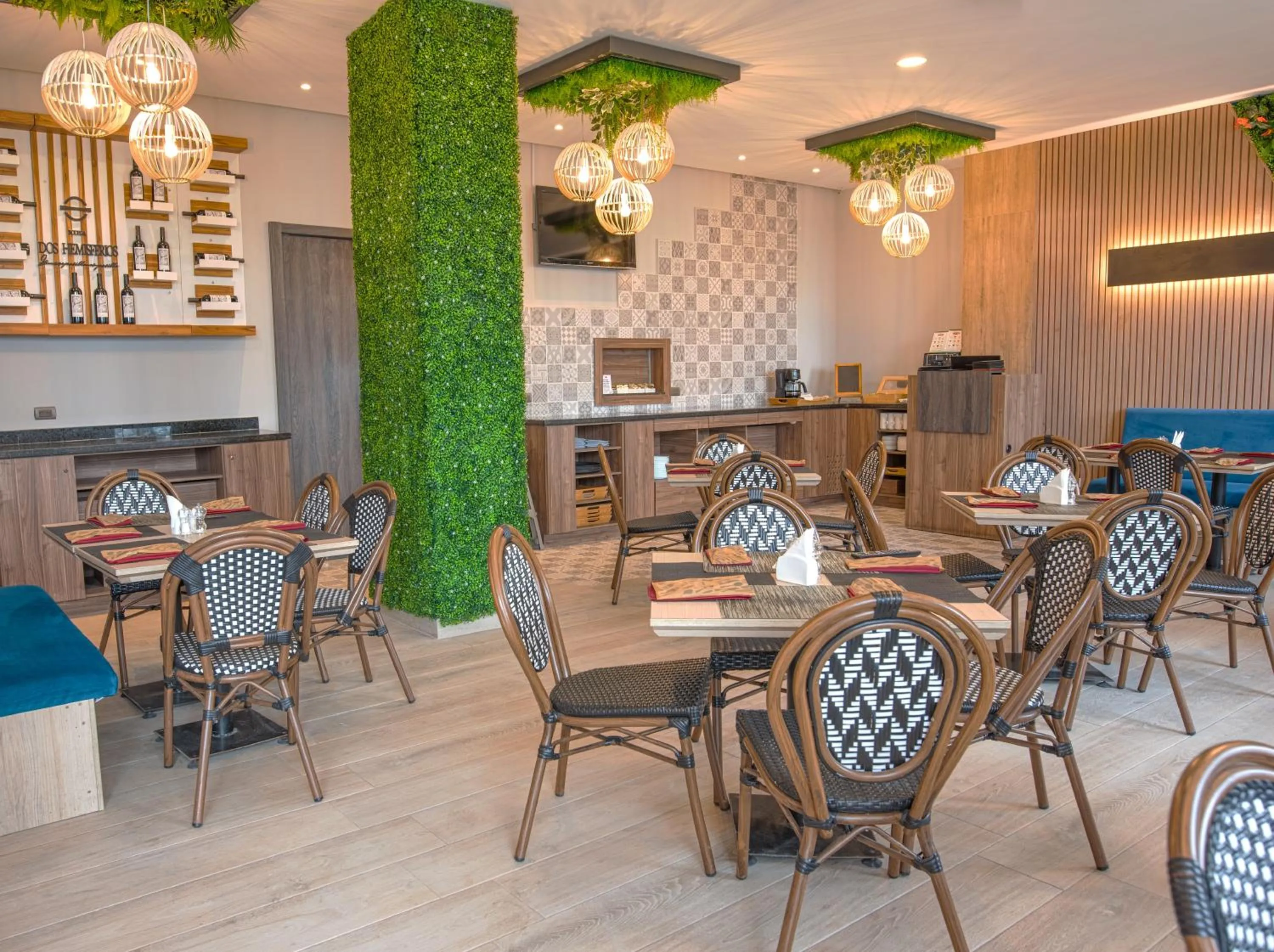 Restaurant/places to eat in REEC Machala by Oro Verde Hotels