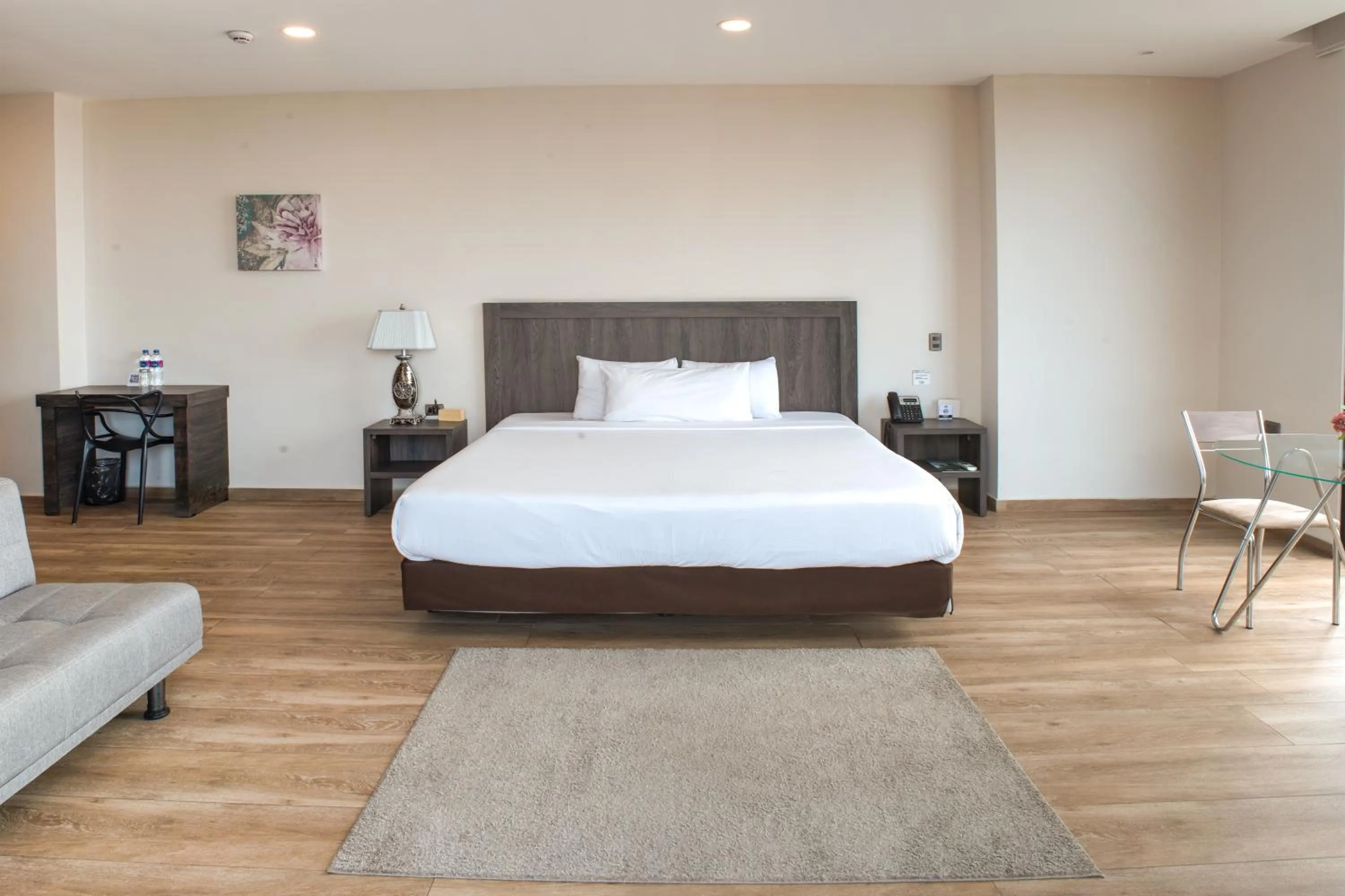 Photo of the whole room, Bed in REEC Machala by Oro Verde Hotels