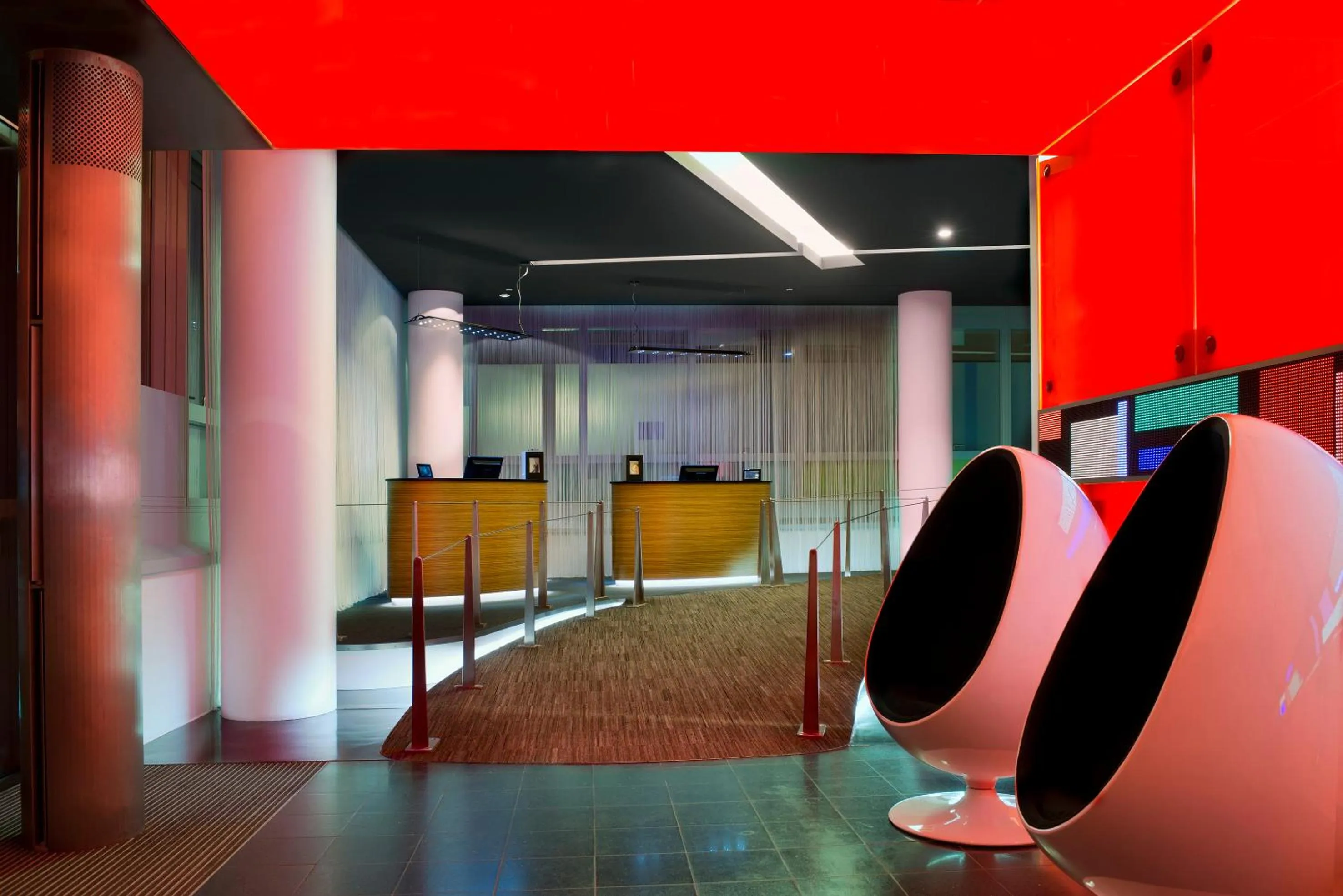 Lobby or reception in INNSiDE by Meliá Düsseldorf Hafen