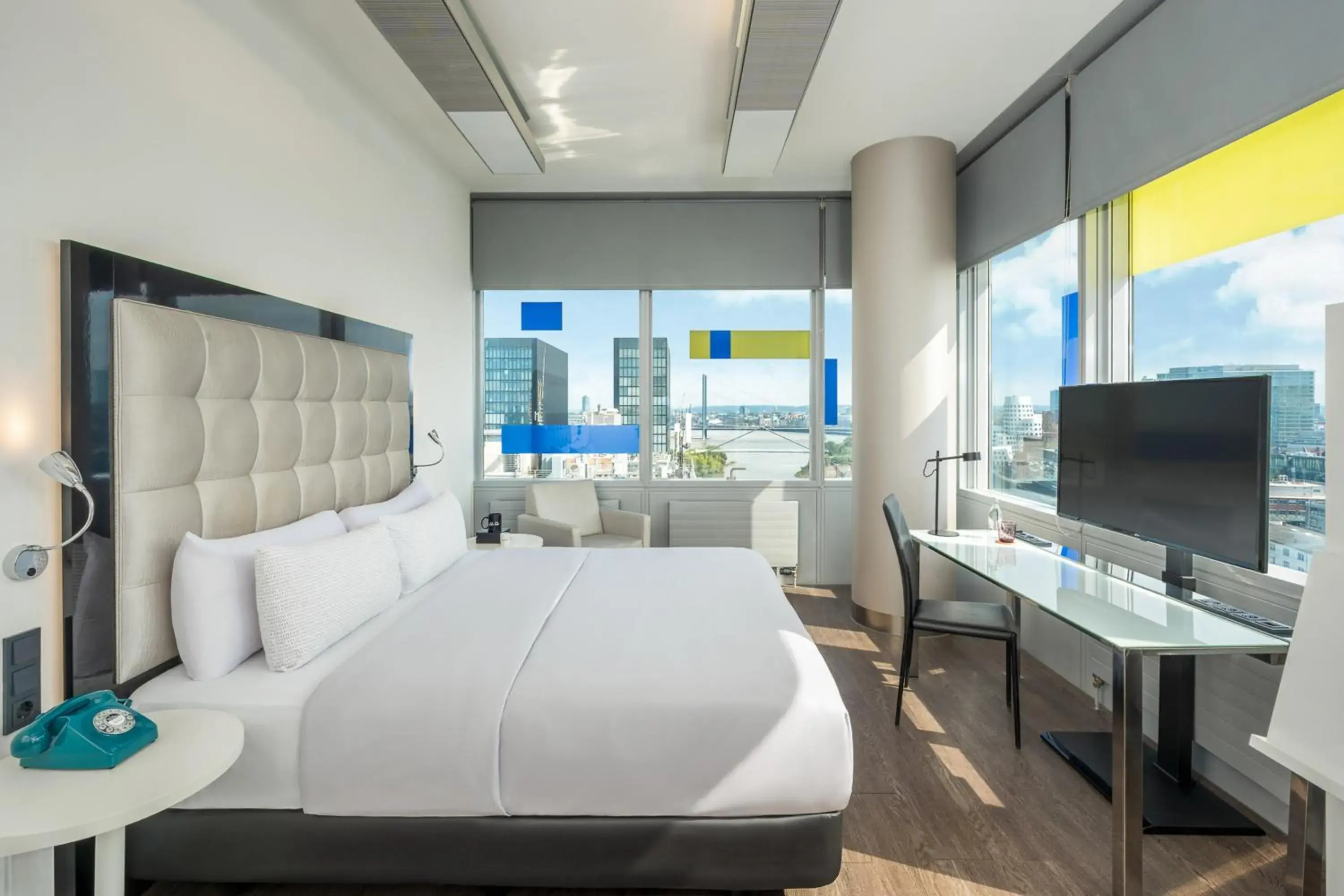 Innside Premium Room Harbor View in INNSiDE by Meliá Düsseldorf Hafen Innside Premium Room Harbor View in INNSiDE by Meliá Düsseldorf Hafen