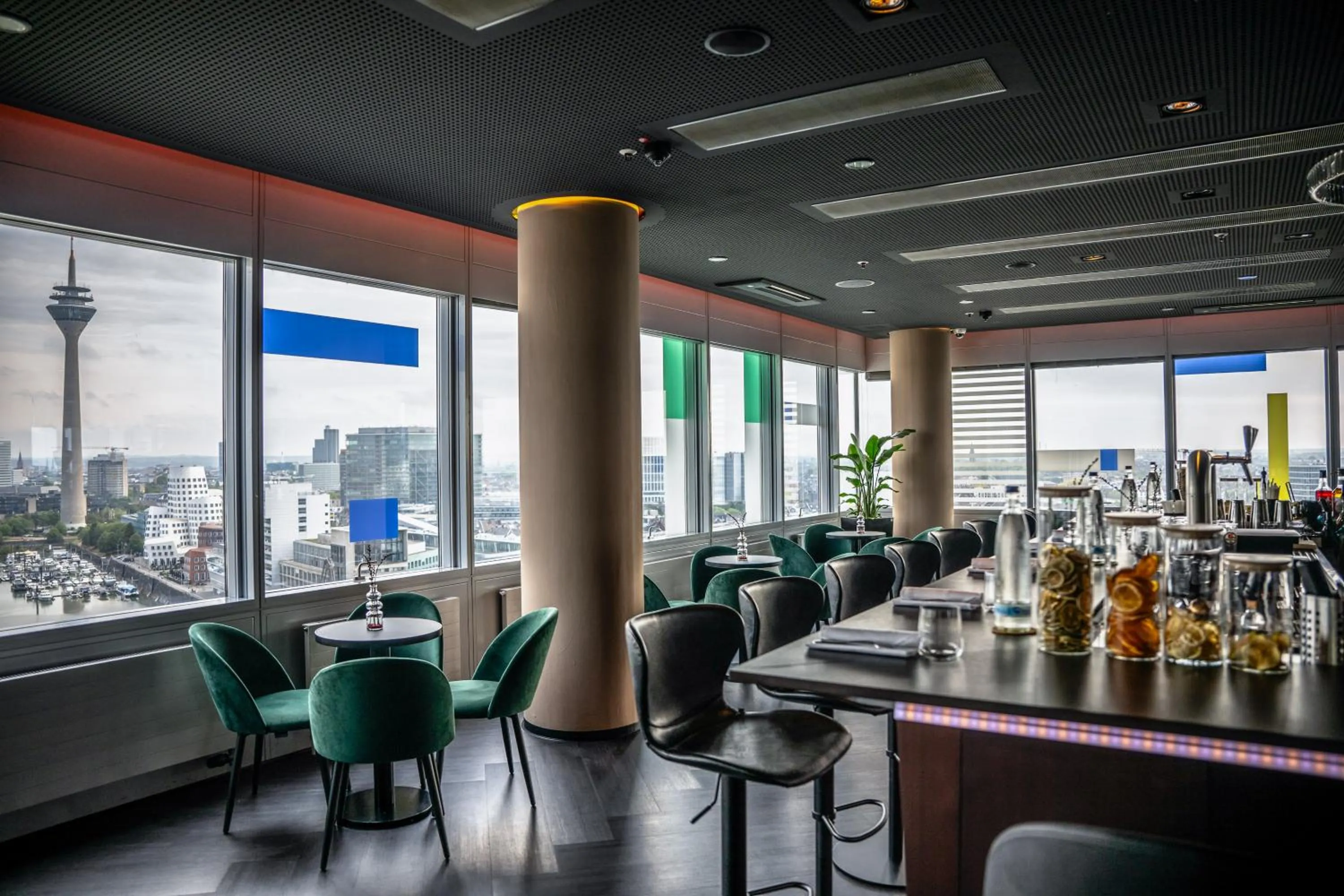 Restaurant/places to eat in INNSiDE by Meliá Düsseldorf Hafen