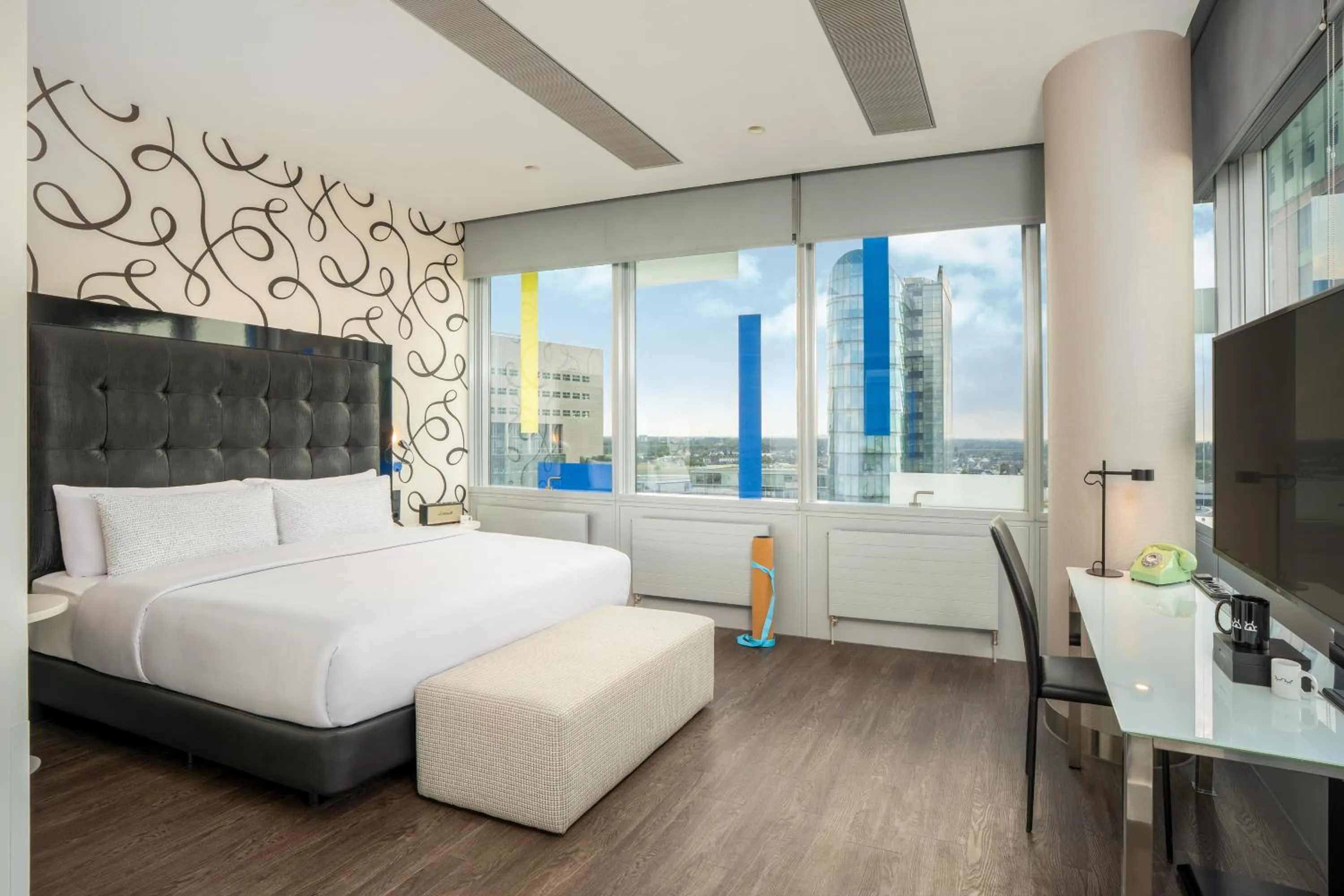 Bed in INNSiDE by Meliá Düsseldorf Hafen