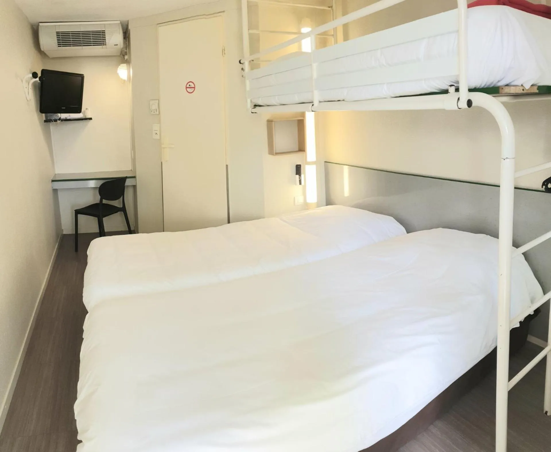 Bed in Premiere Classe Brive La Gaillarde Ouest