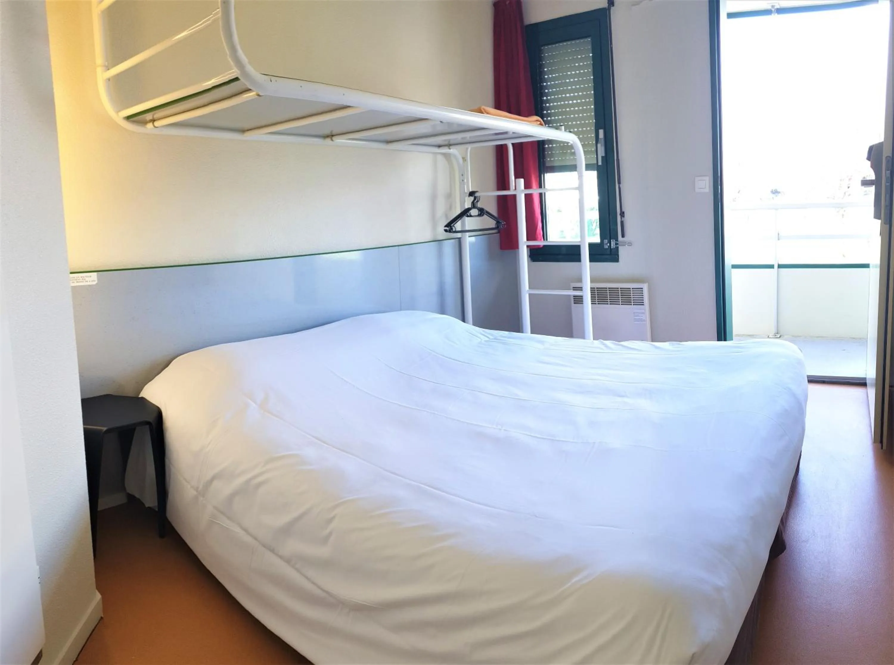 Photo of the whole room, Bed in Premiere Classe Brive La Gaillarde Ouest