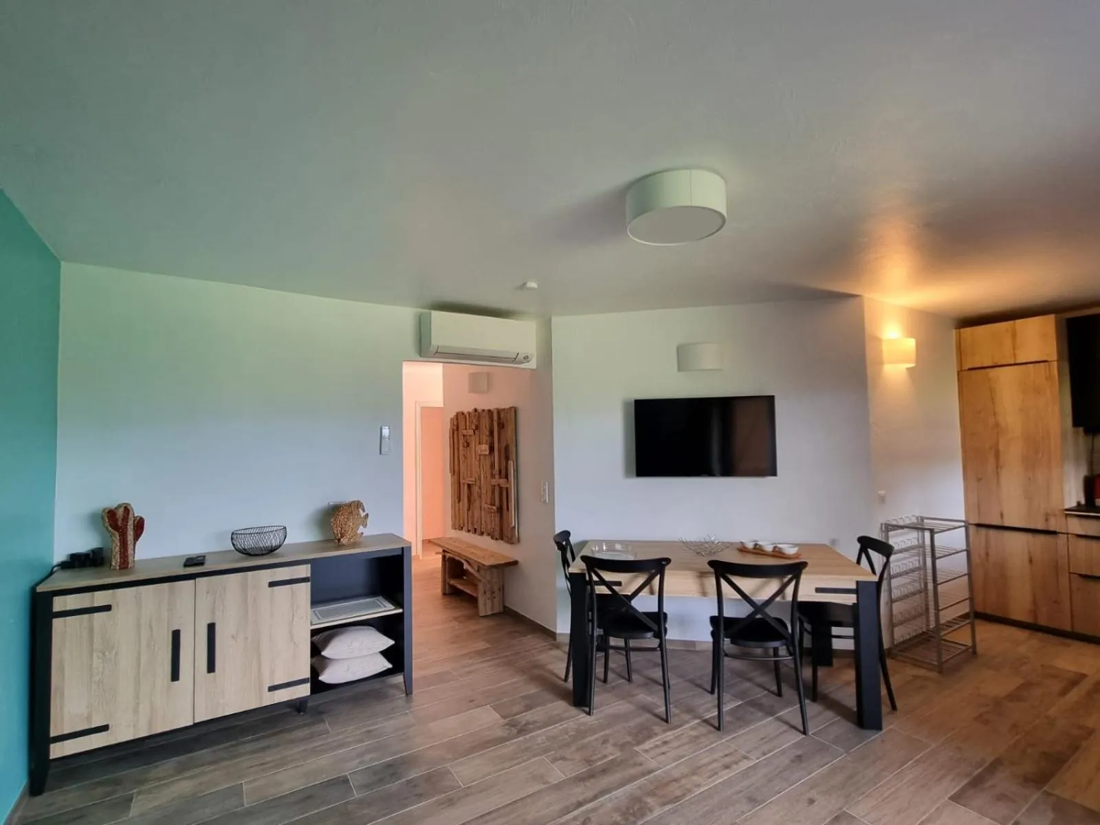 TV and multimedia in Résidence Le Village Marin