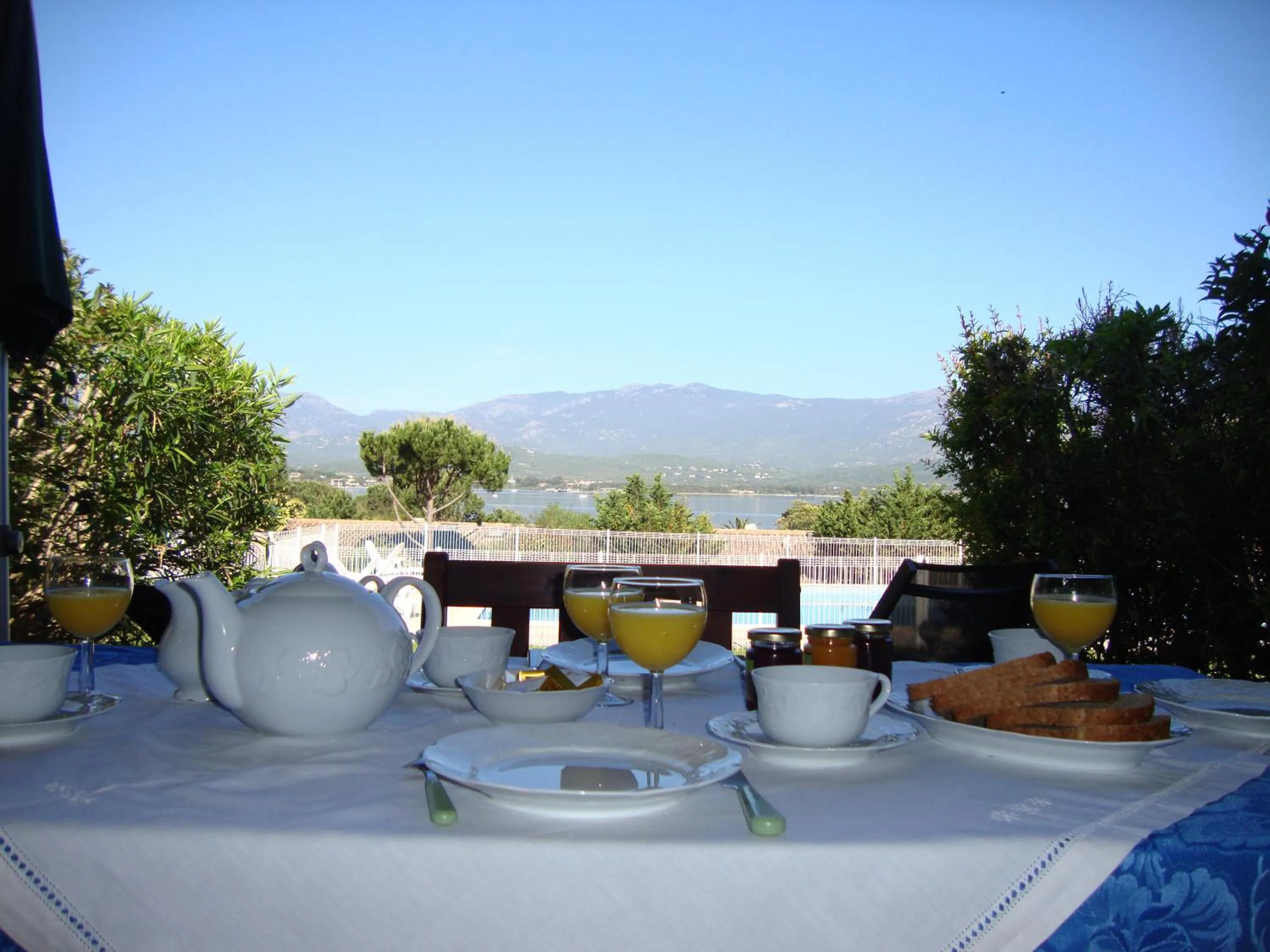 Food and drinks in Résidence Le Village Marin