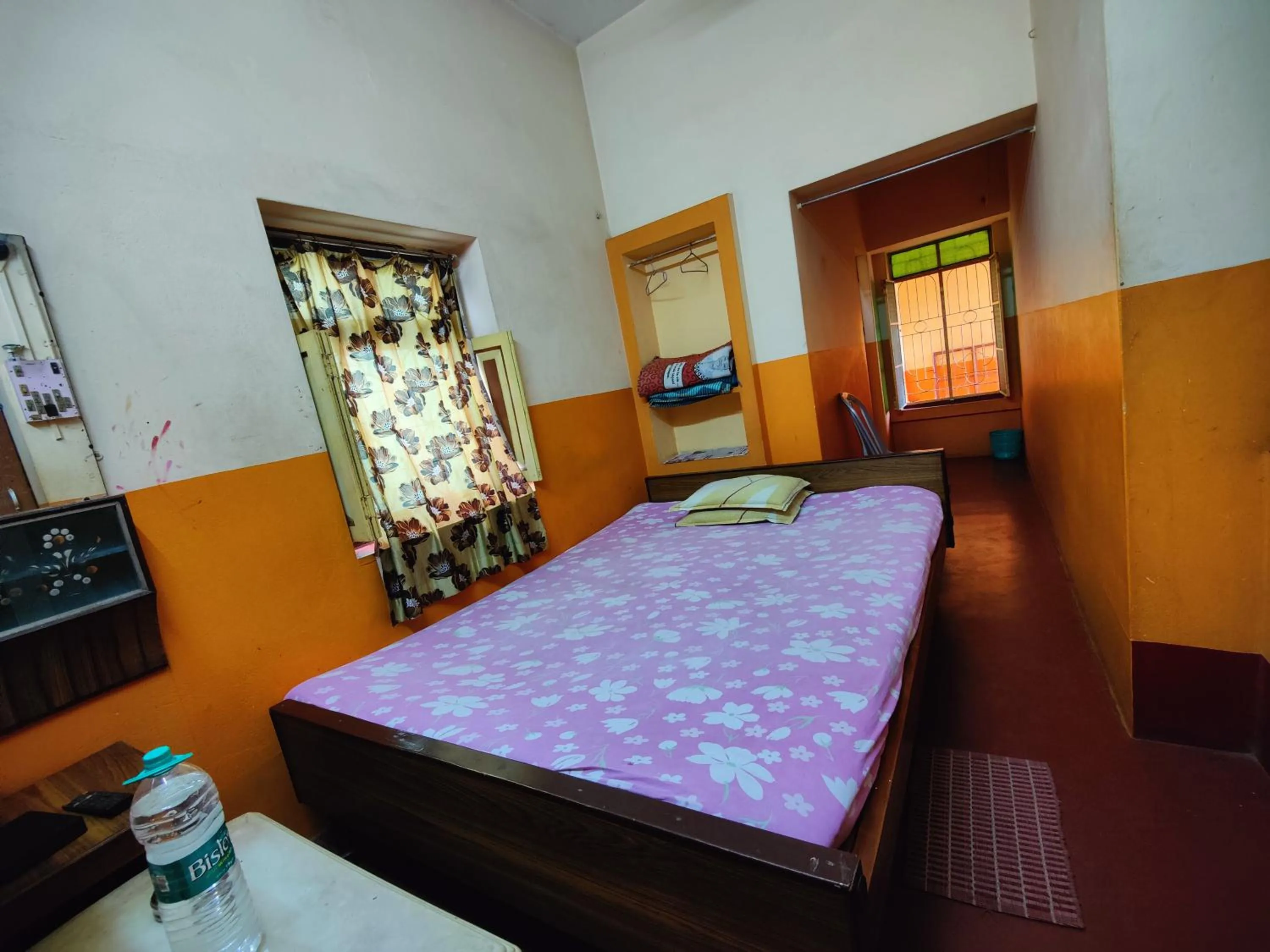Bed in Monalisa Lodge
