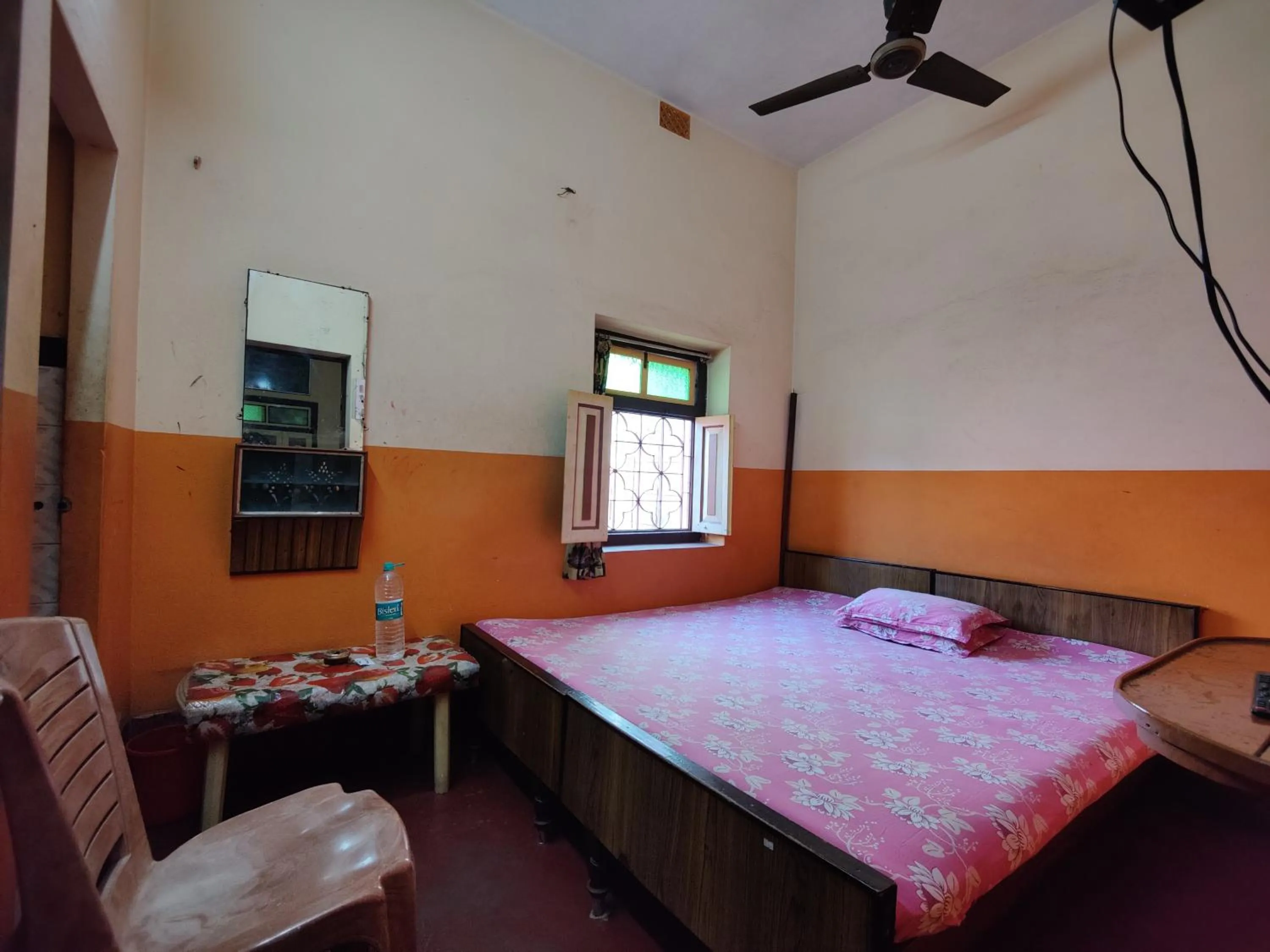 Bed in Monalisa Lodge