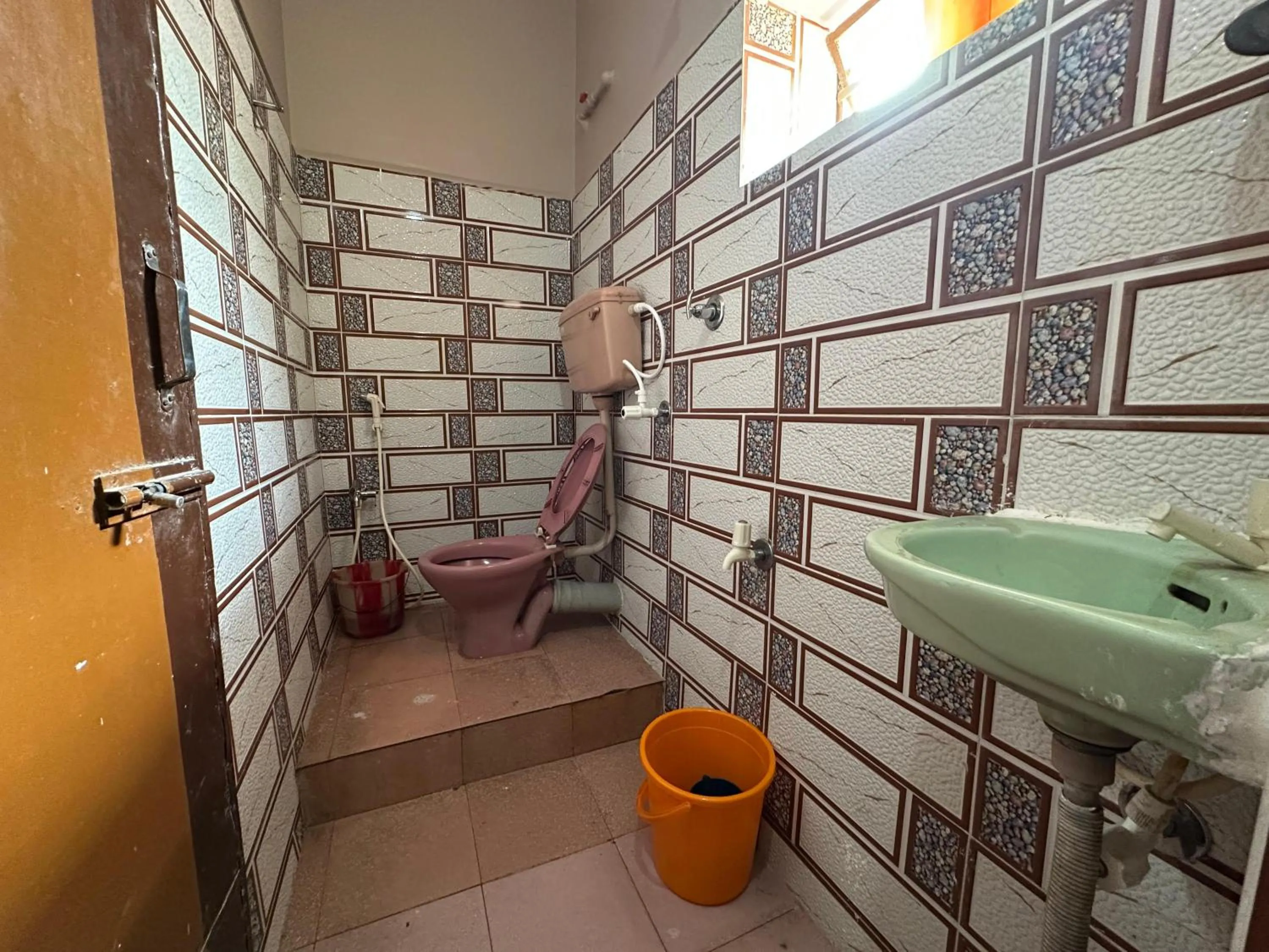 Bathroom in Monalisa Lodge