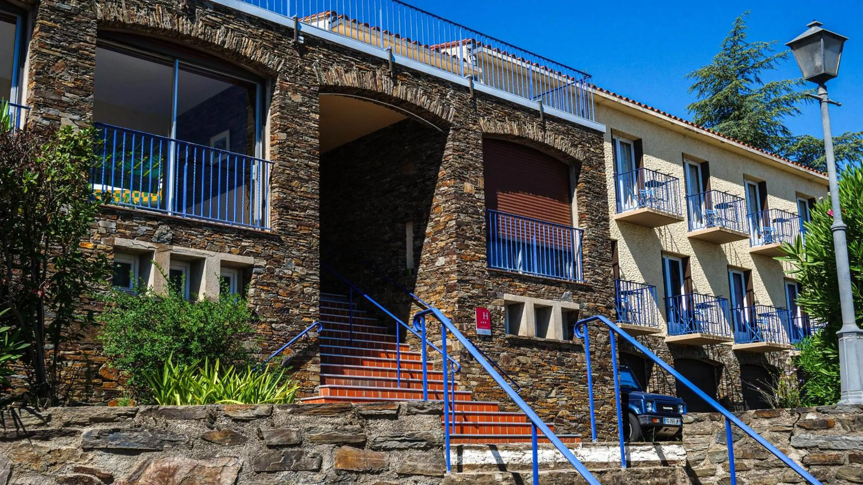 Property building in Hôtel AMBEILLE