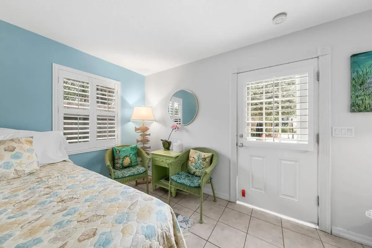 Bed in Windemere Inn by the Sea