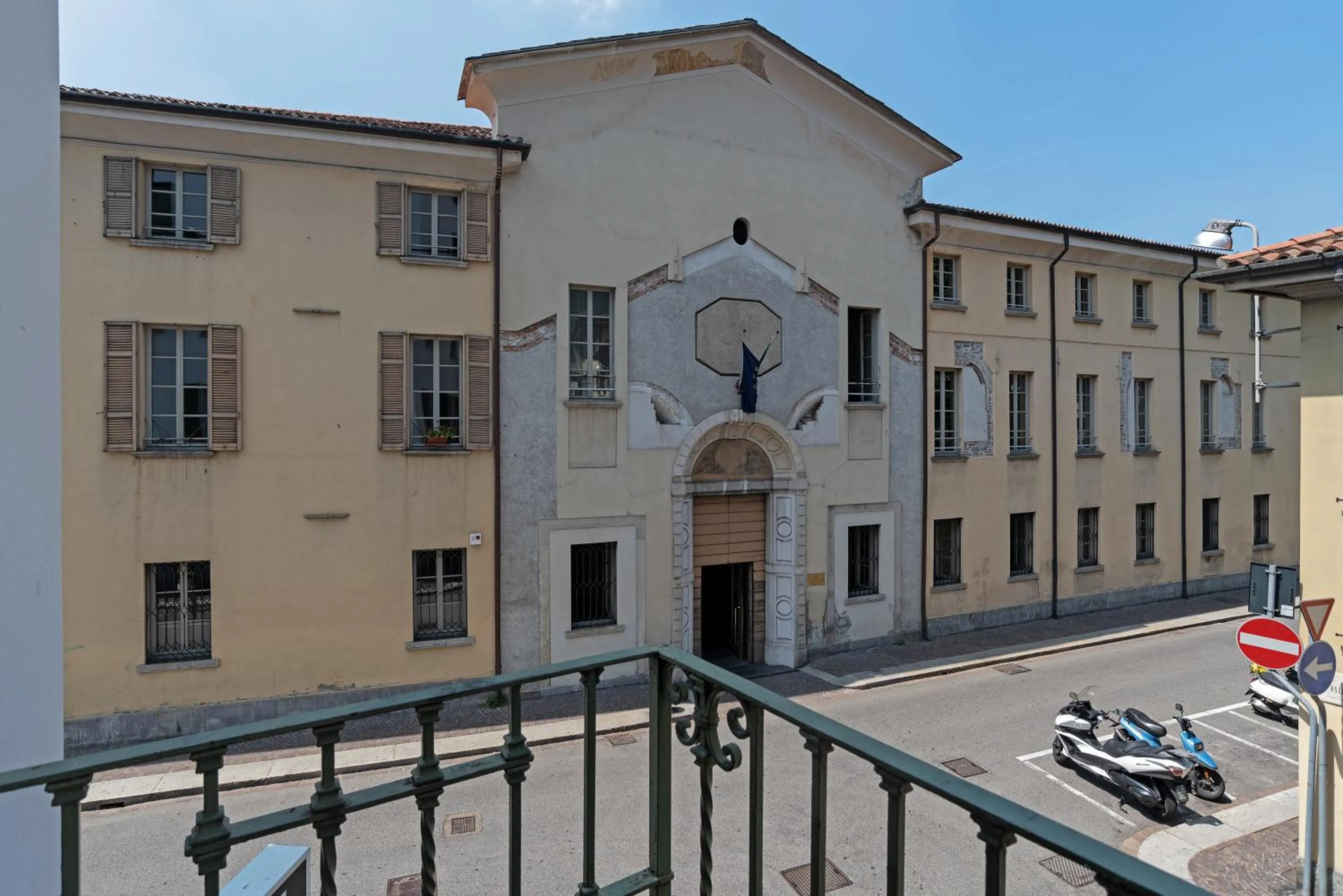 Balcony/Terrace in Vittoria Corner - byMyHomeInComo