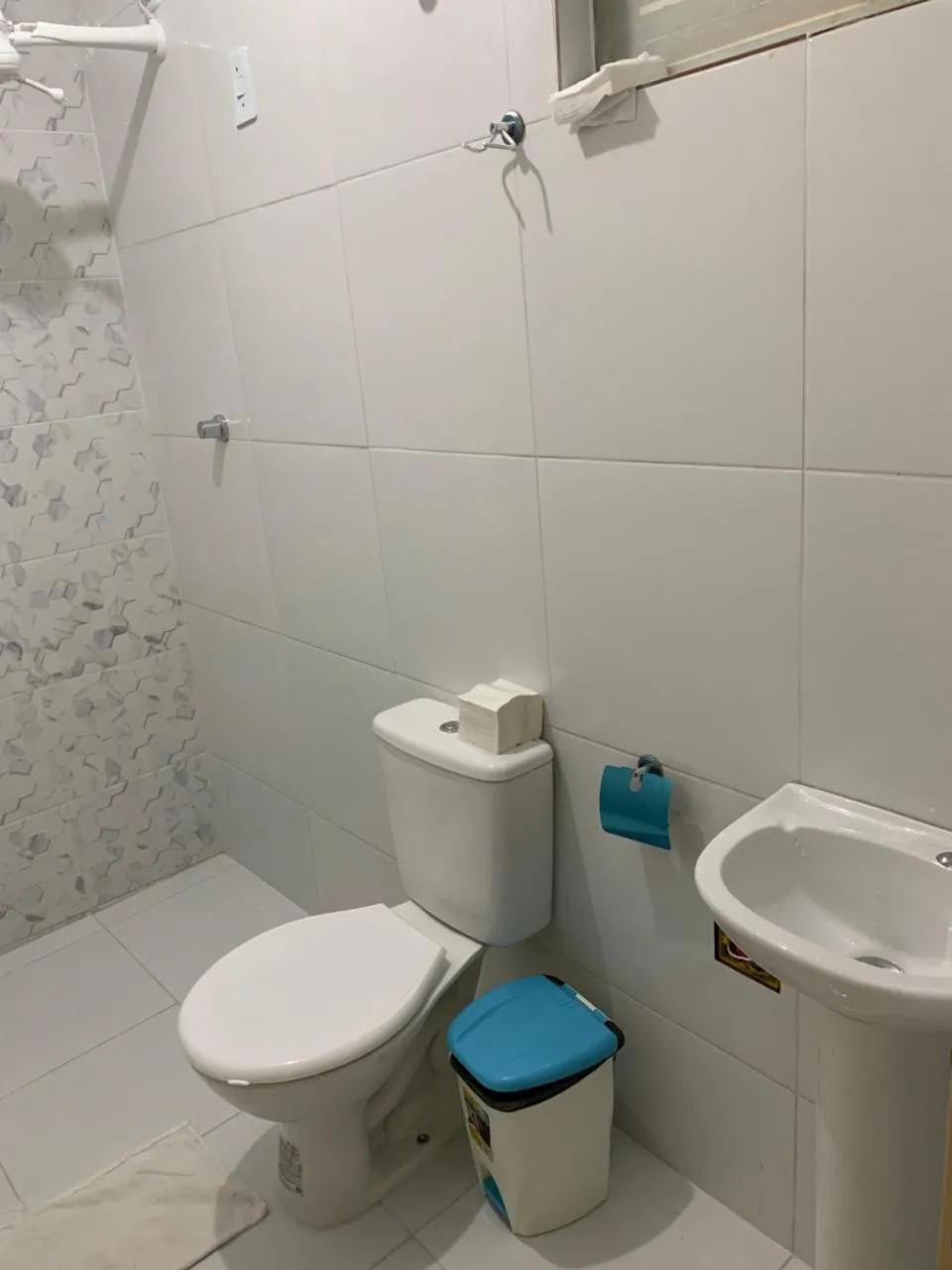 Shower in CP Hotel Economic