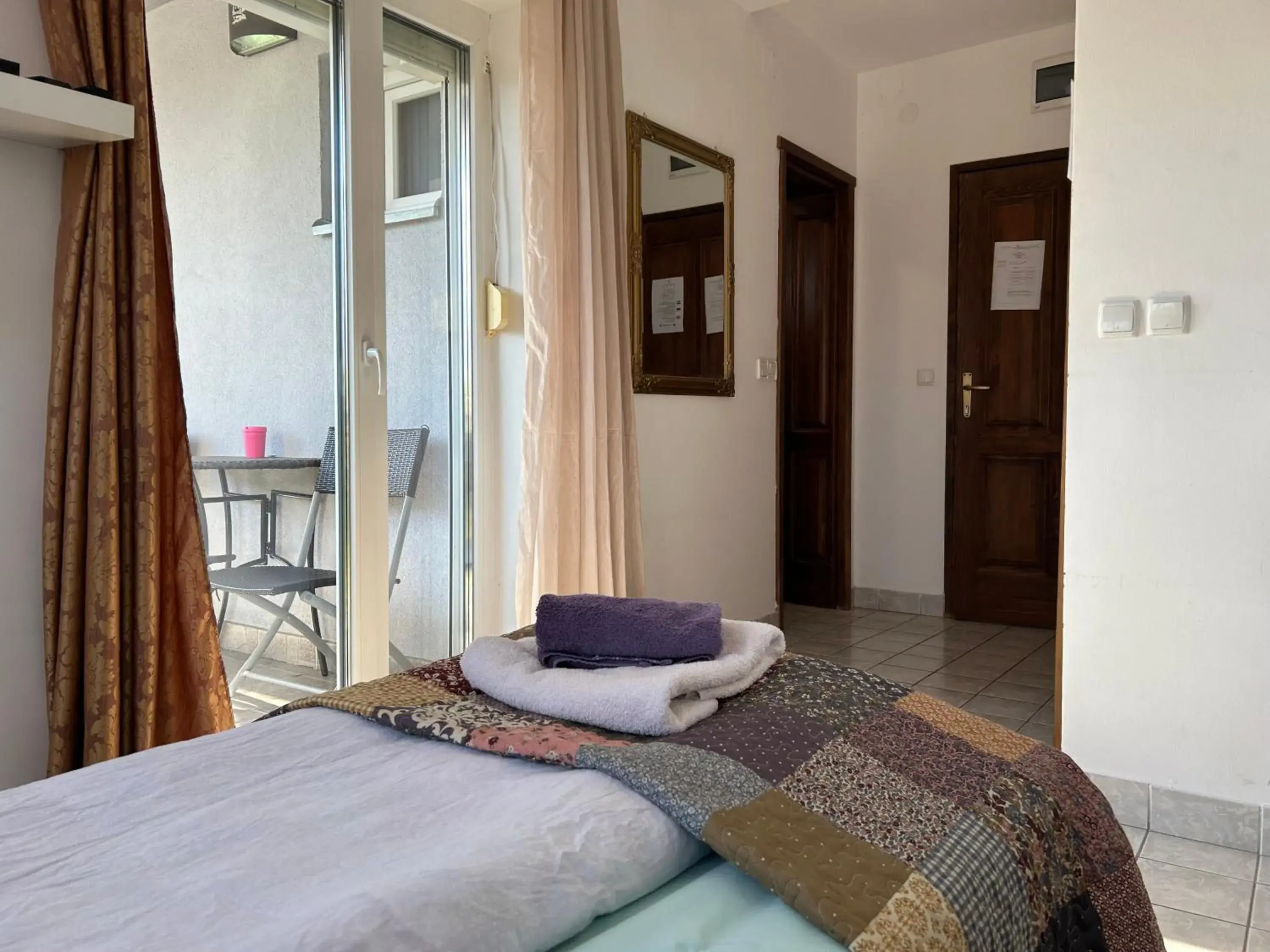 Budget Triple Room in Vila Vanda Vukovar Budget Triple Room in Vila Vanda Vukovar