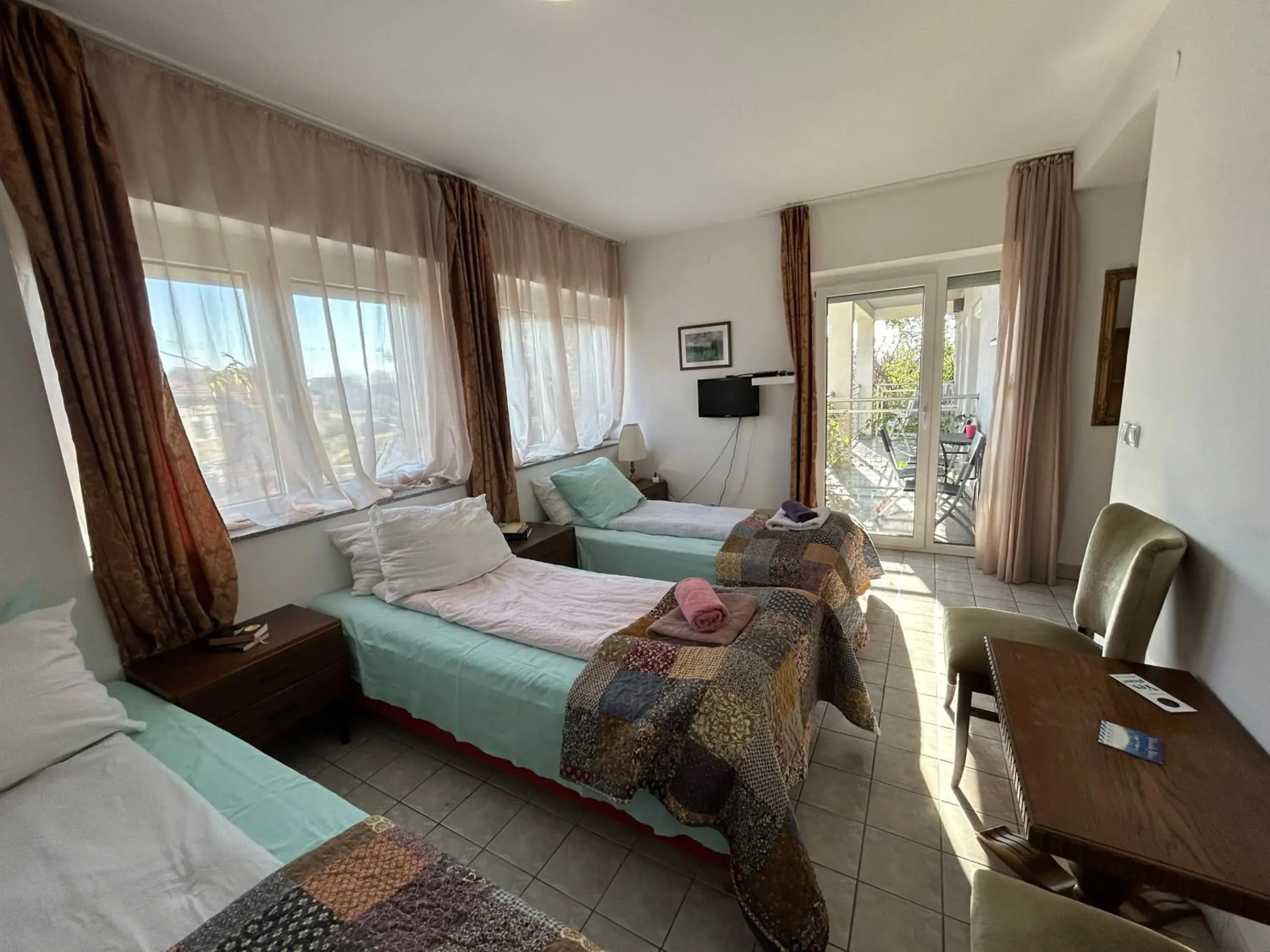 Budget Triple Room in Vila Vanda Vukovar Budget Triple Room in Vila Vanda Vukovar