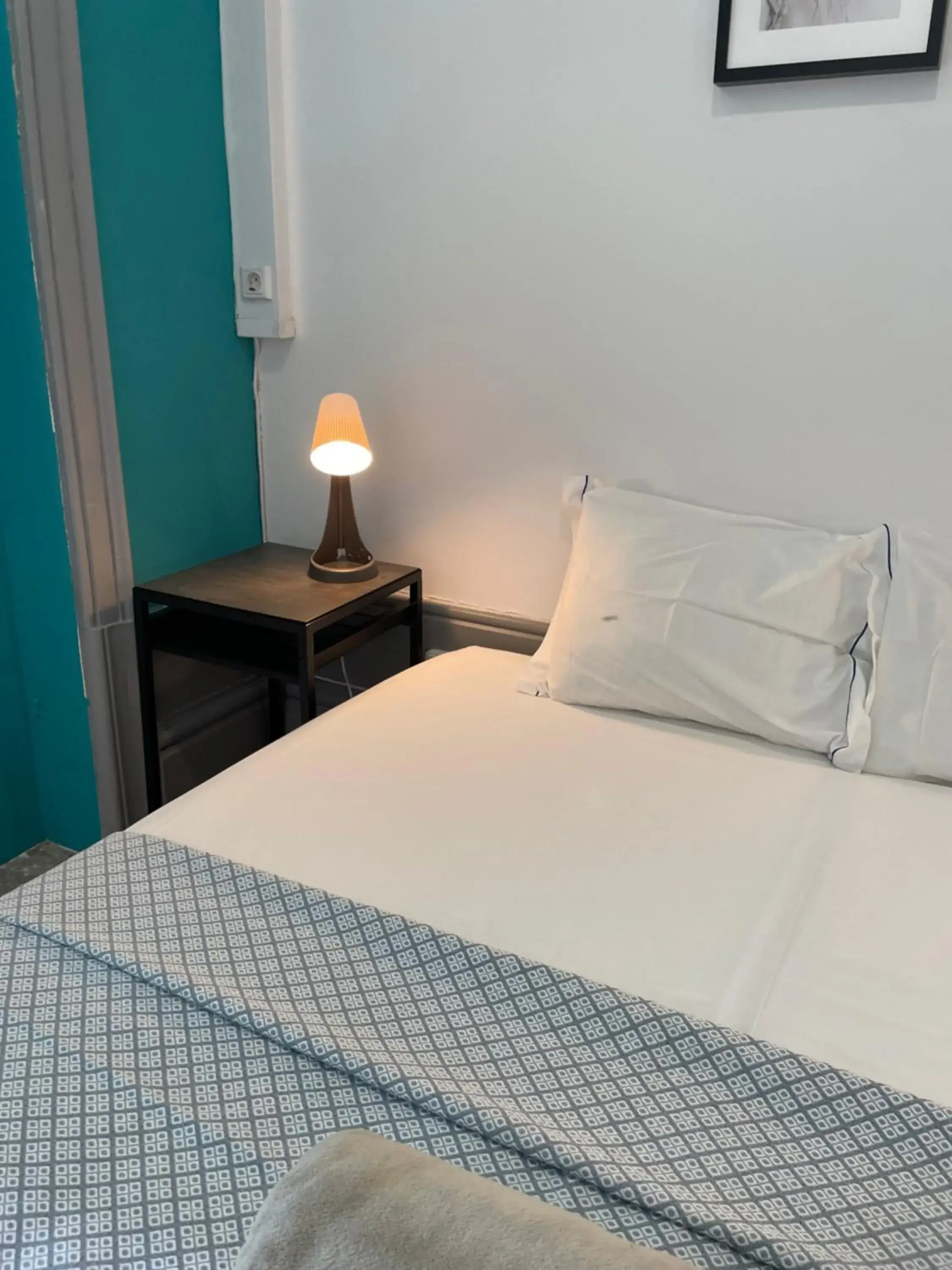 Double Room with Private Bathroom in By Doors Hostel Double Room with Private Bathroom in By Doors Hostel