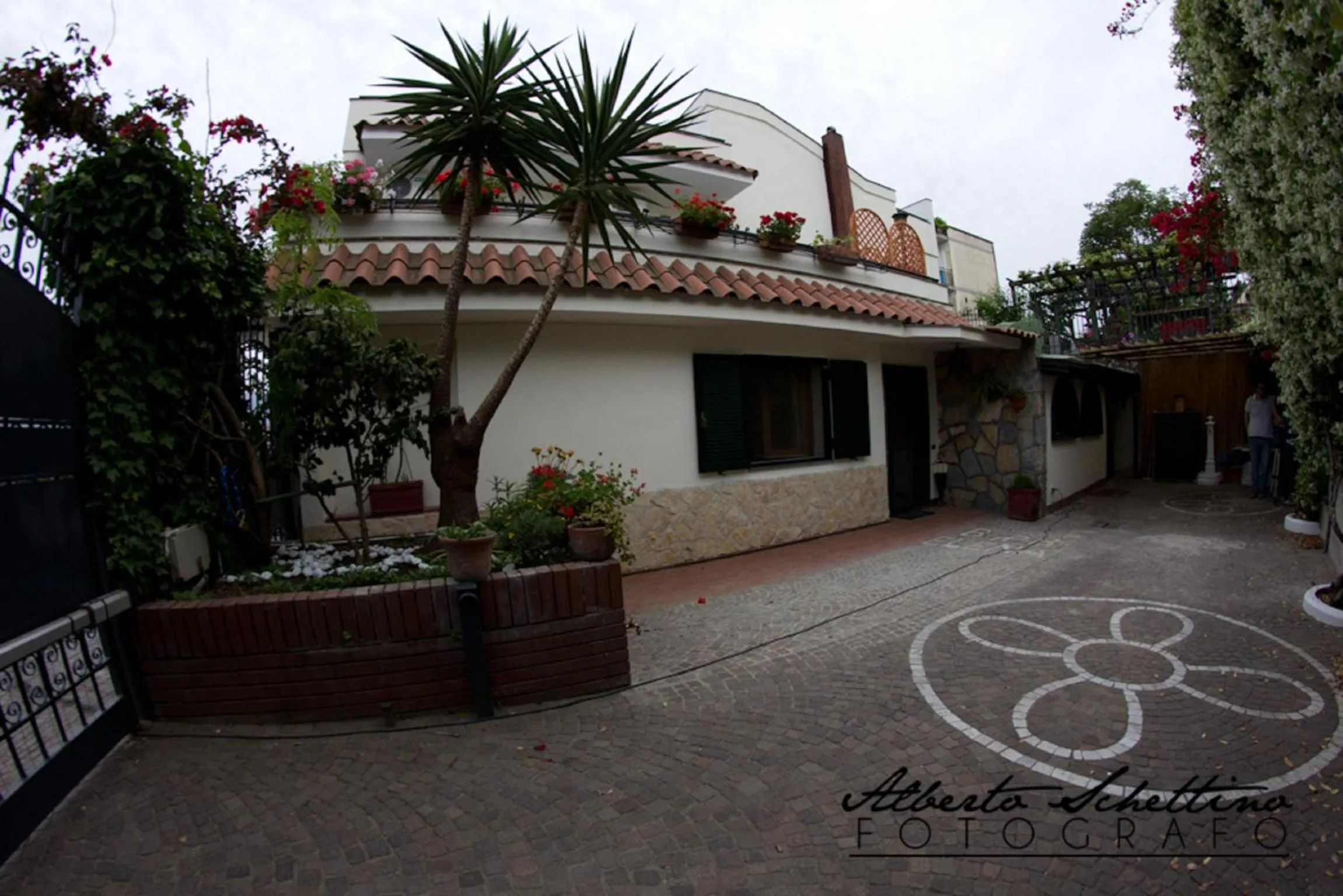 Facade/entrance in B&B Elena