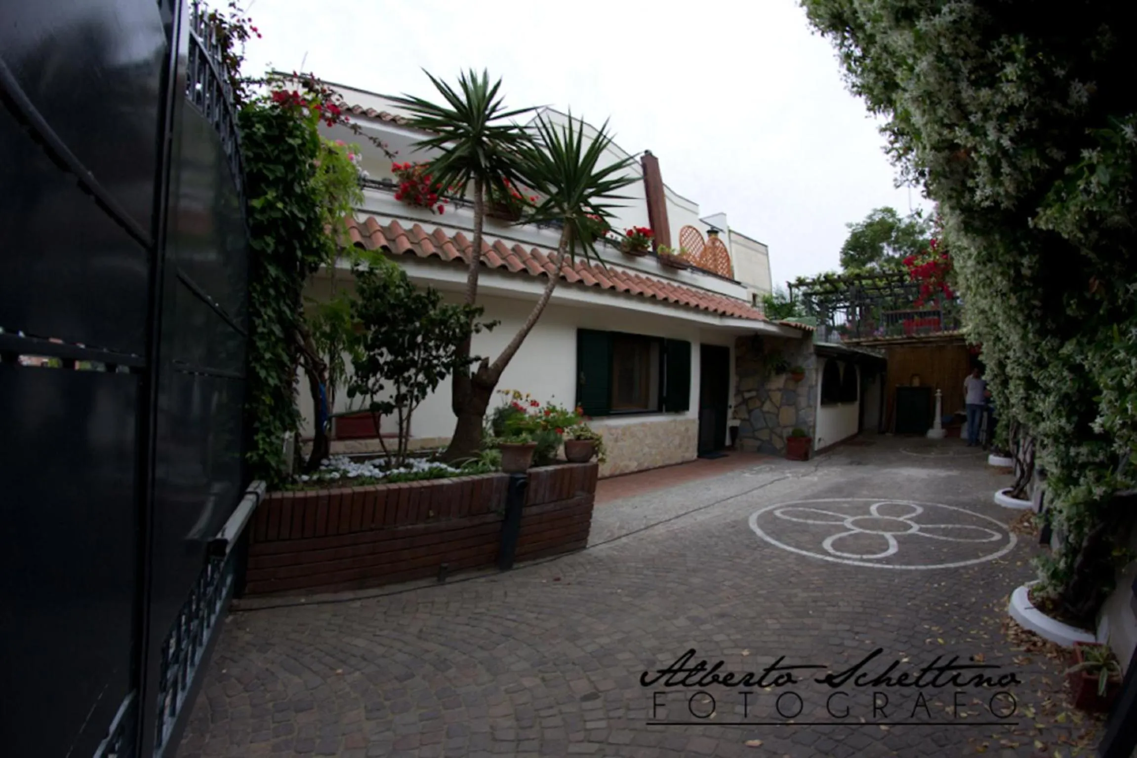 Facade/entrance in B&B Elena