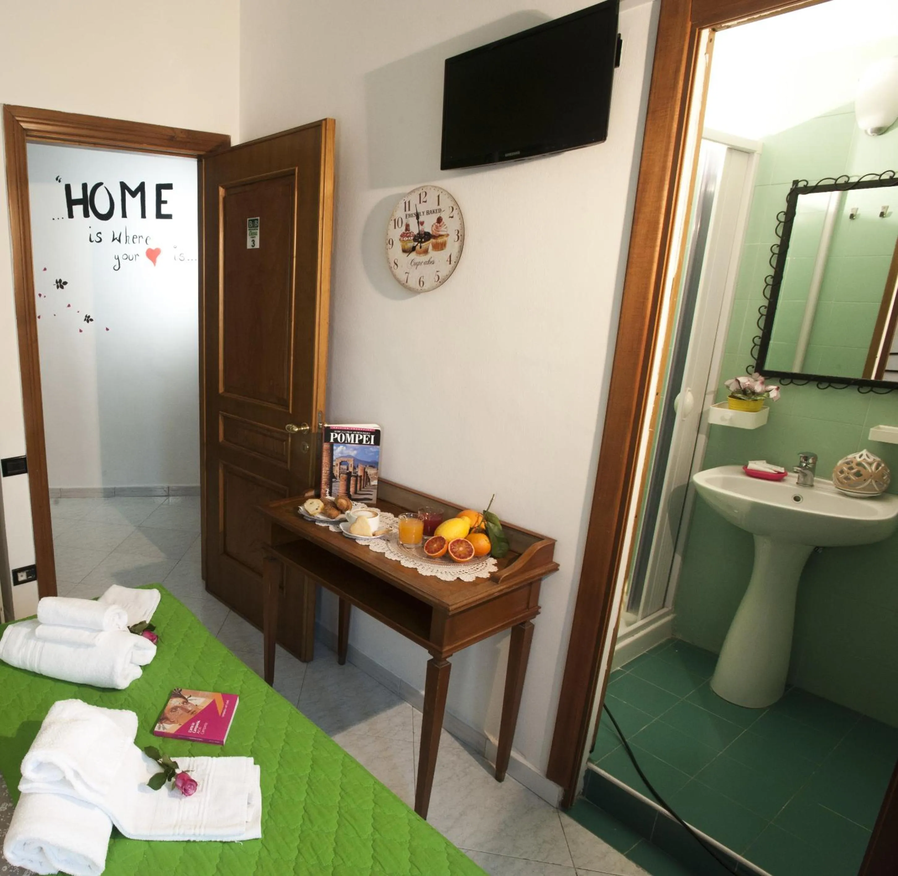 Toilet, Bed in B&B Elena